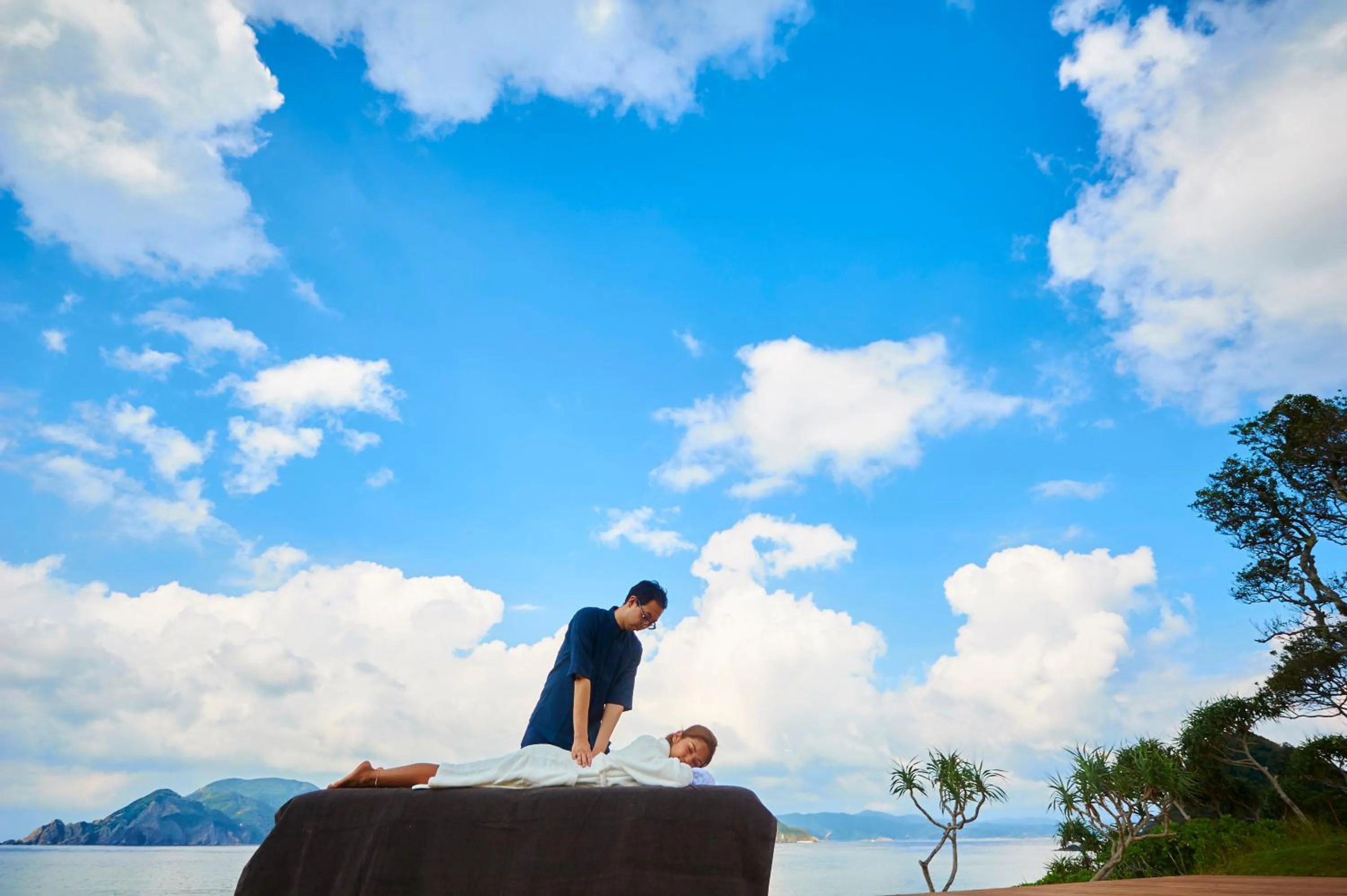 Massage in Hotel The Scene