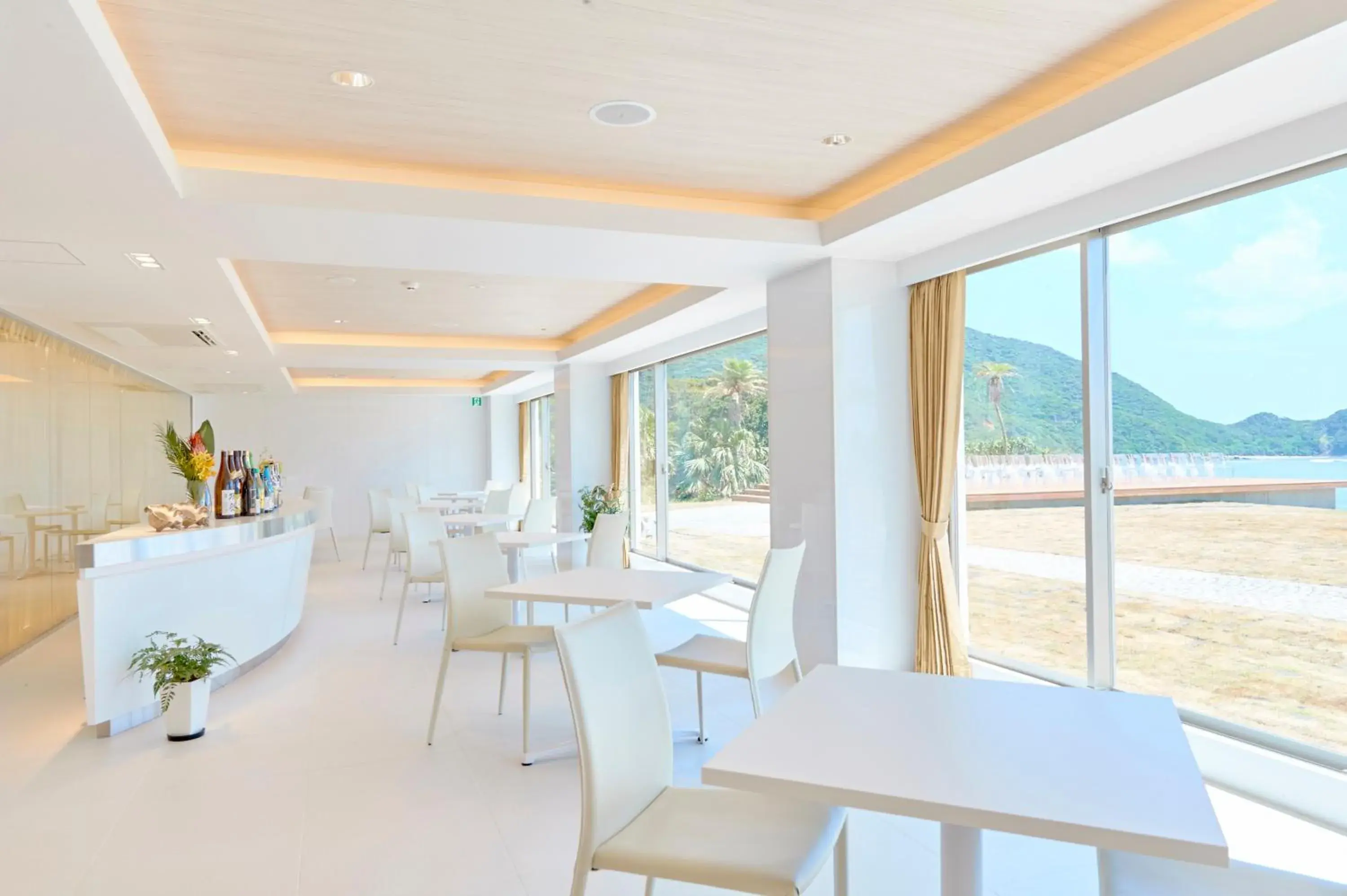 Restaurant/places to eat in Hotel The Scene Restaurant/places to eat in Hotel The Scene