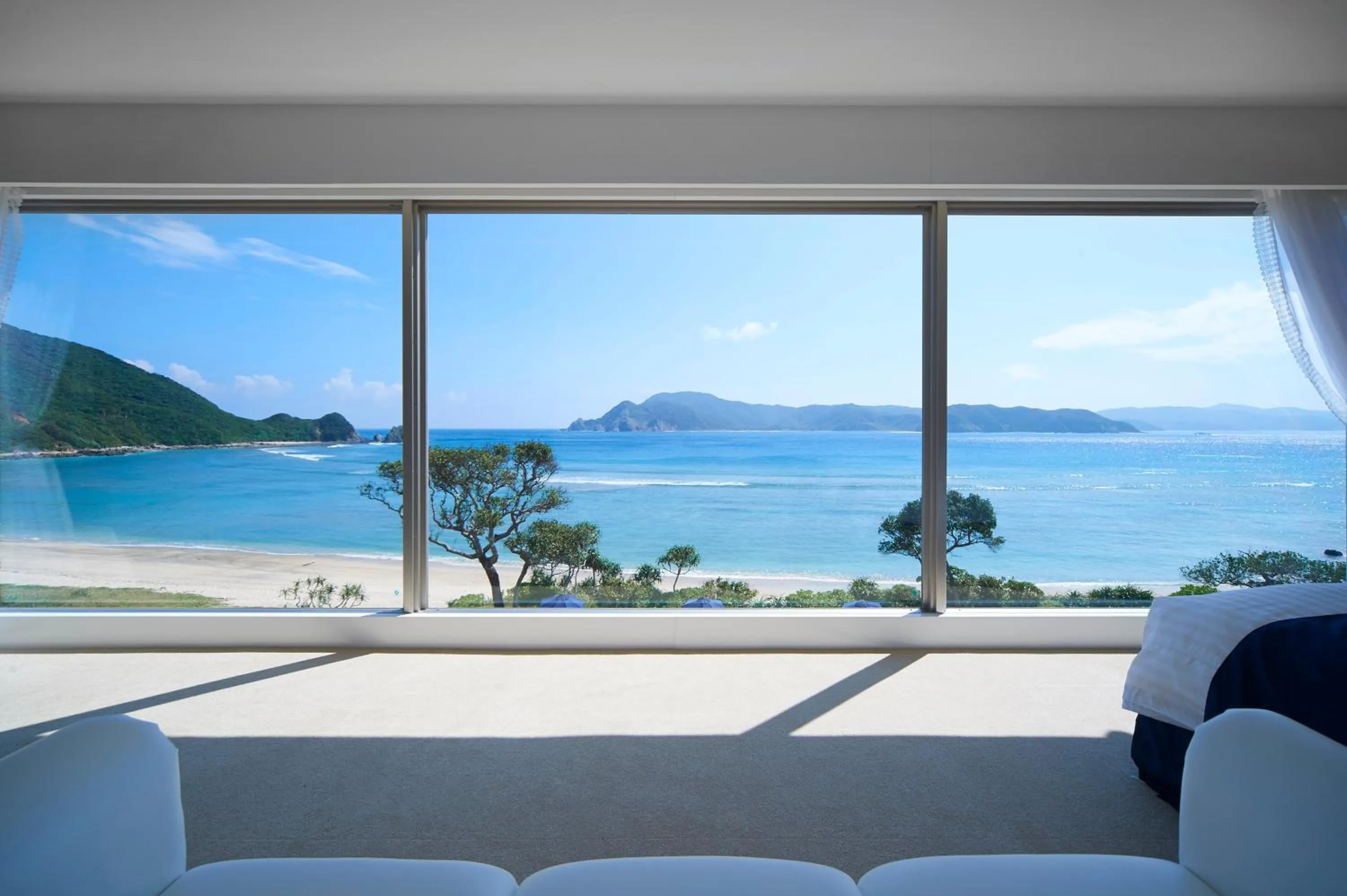 Day in Hotel The Scene