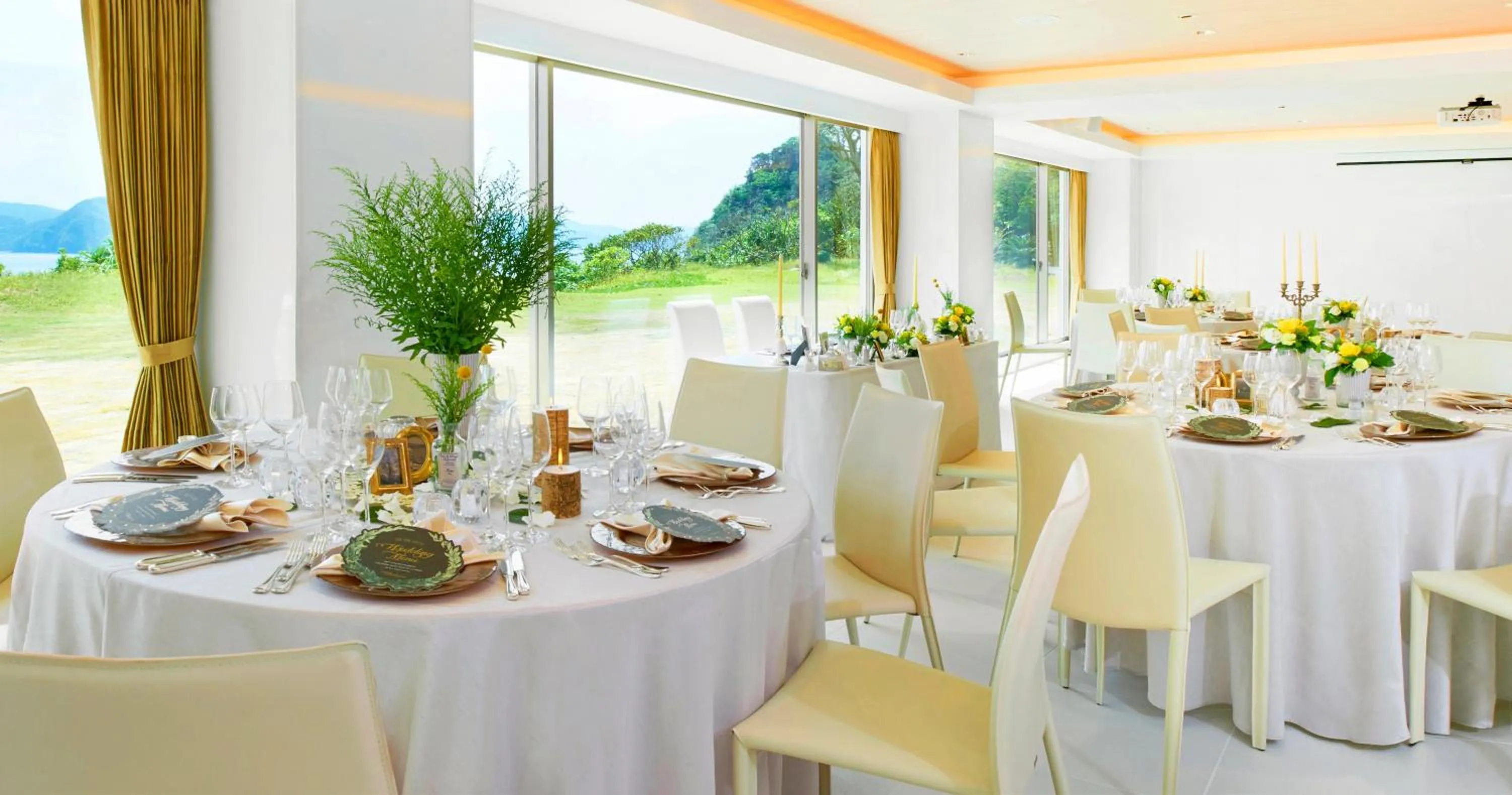 Day in Hotel The Scene