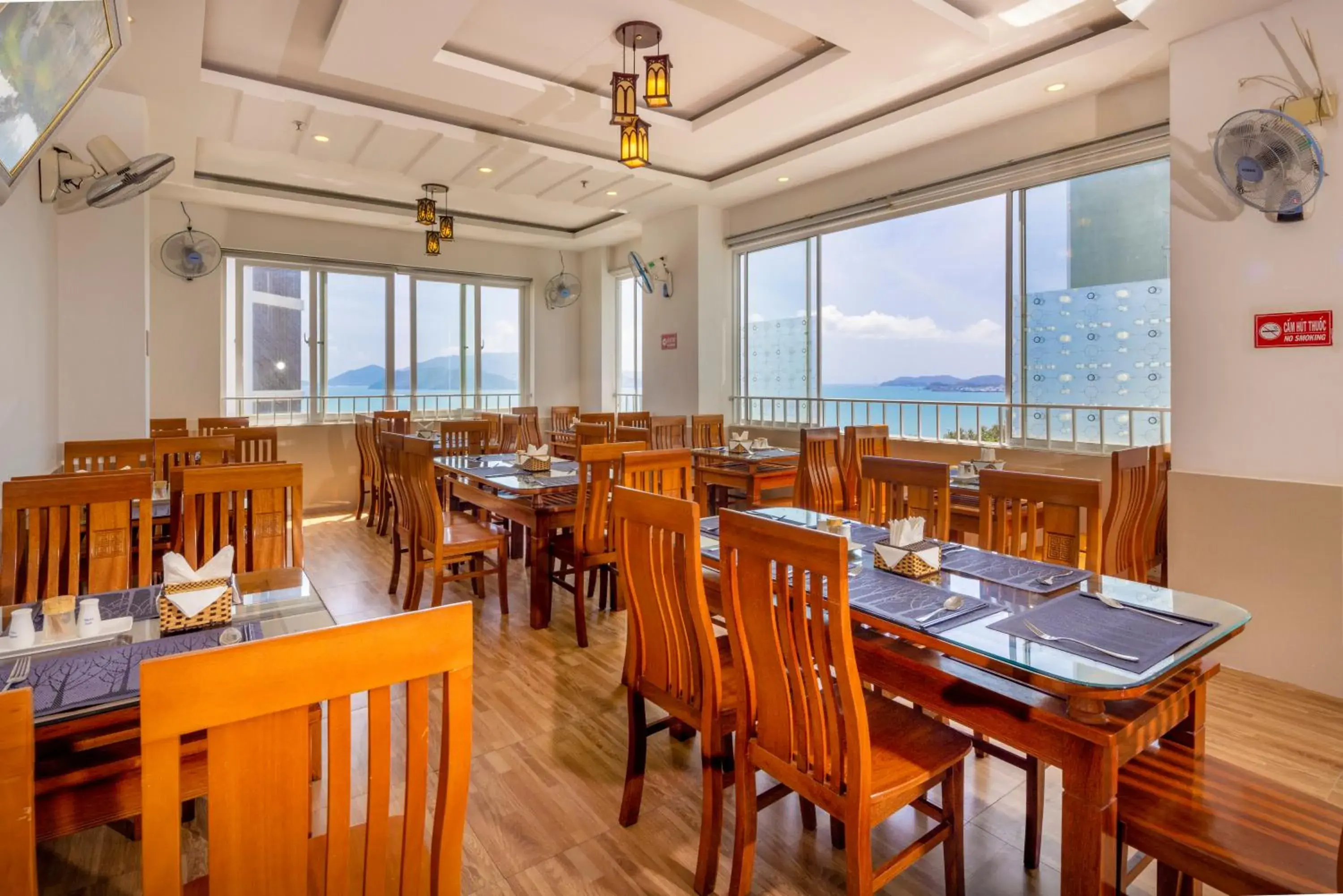 Restaurant/places to eat in Dubai Nha Trang Hotel managed by HT Restaurant/places to eat in Dubai Nha Trang Hotel managed by HT