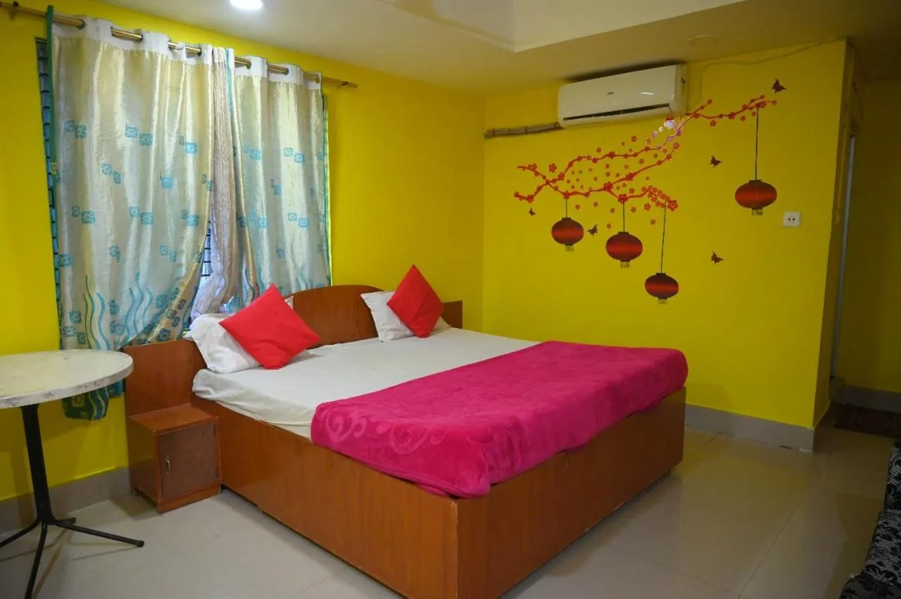 Bed in Hotel Tezpur City