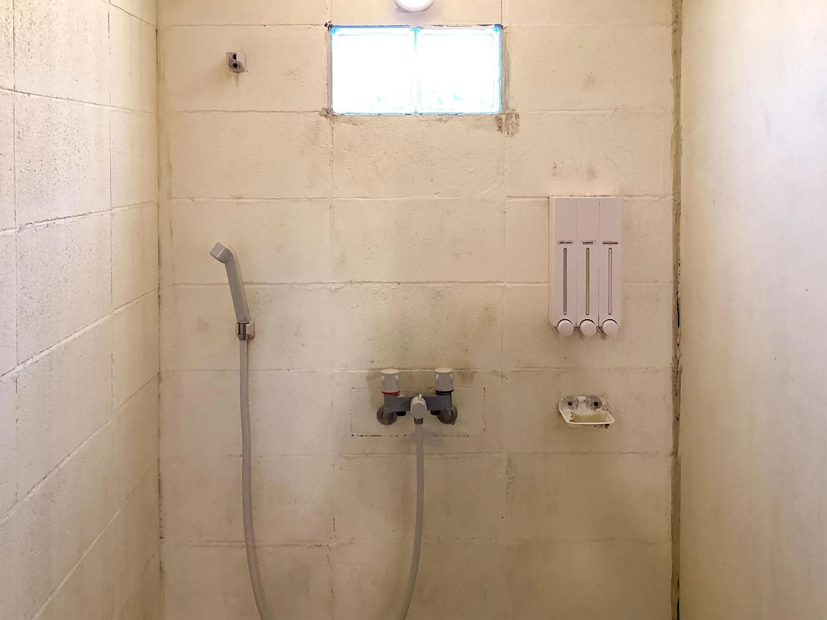 Shower in Sesoko Island Guest House Kafuu Village