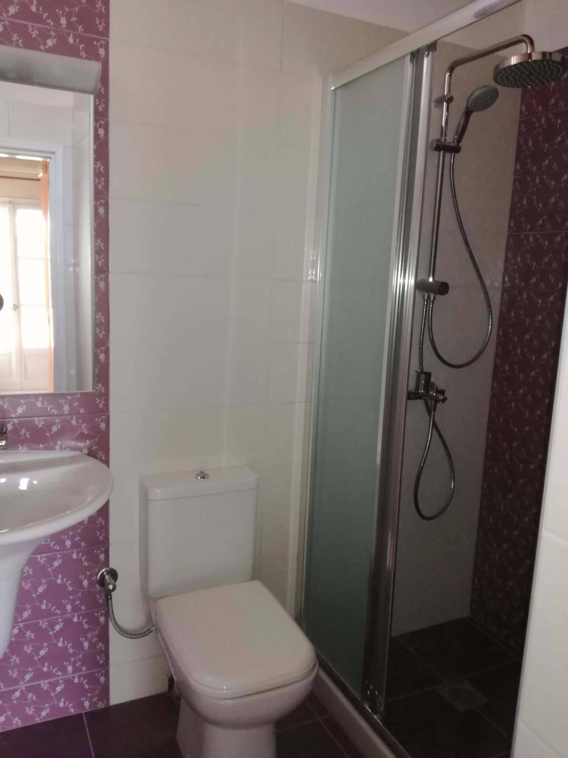 Shower in Apartments Filoxenia Zois