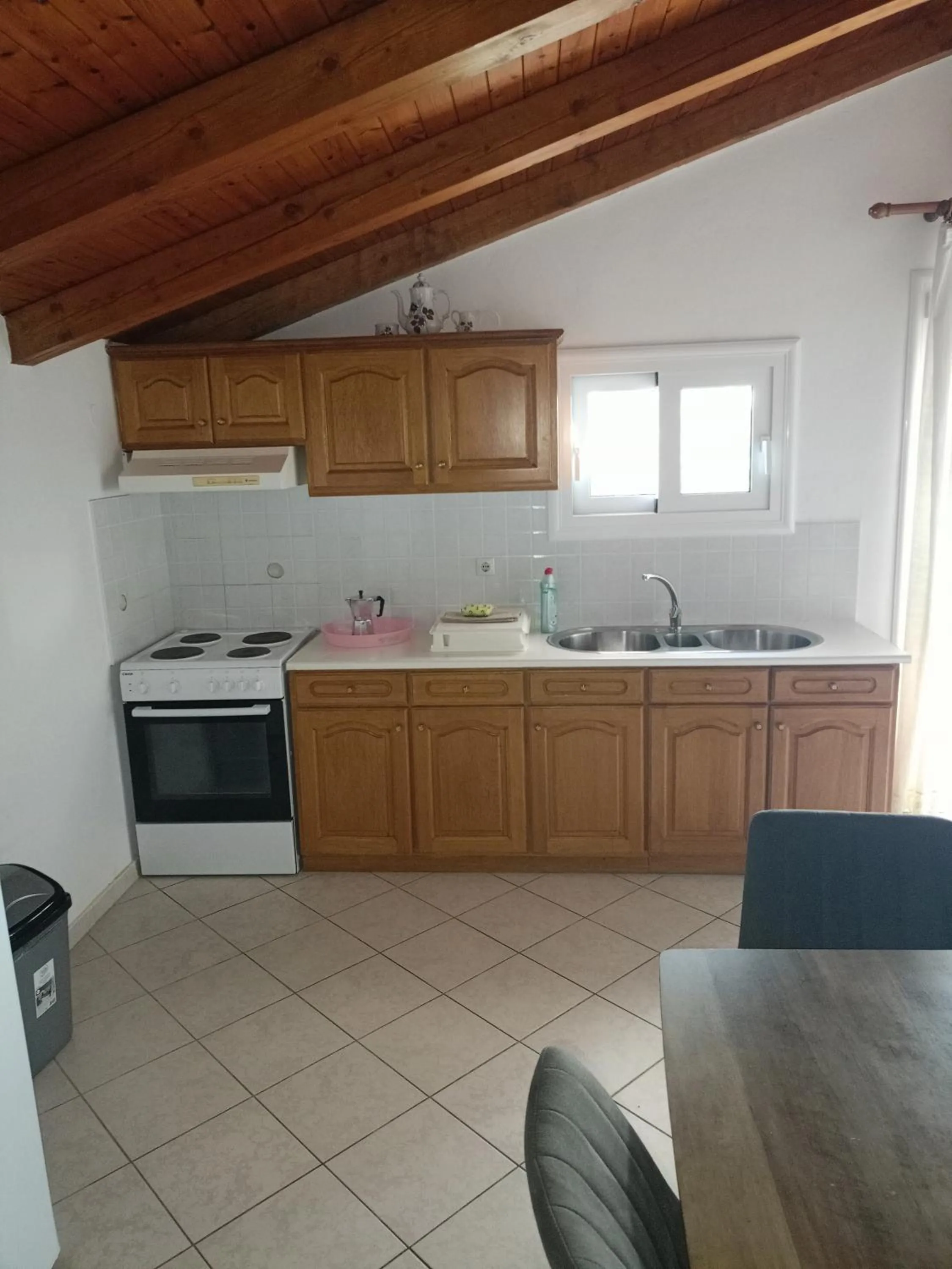oven in Apartments Filoxenia Zois