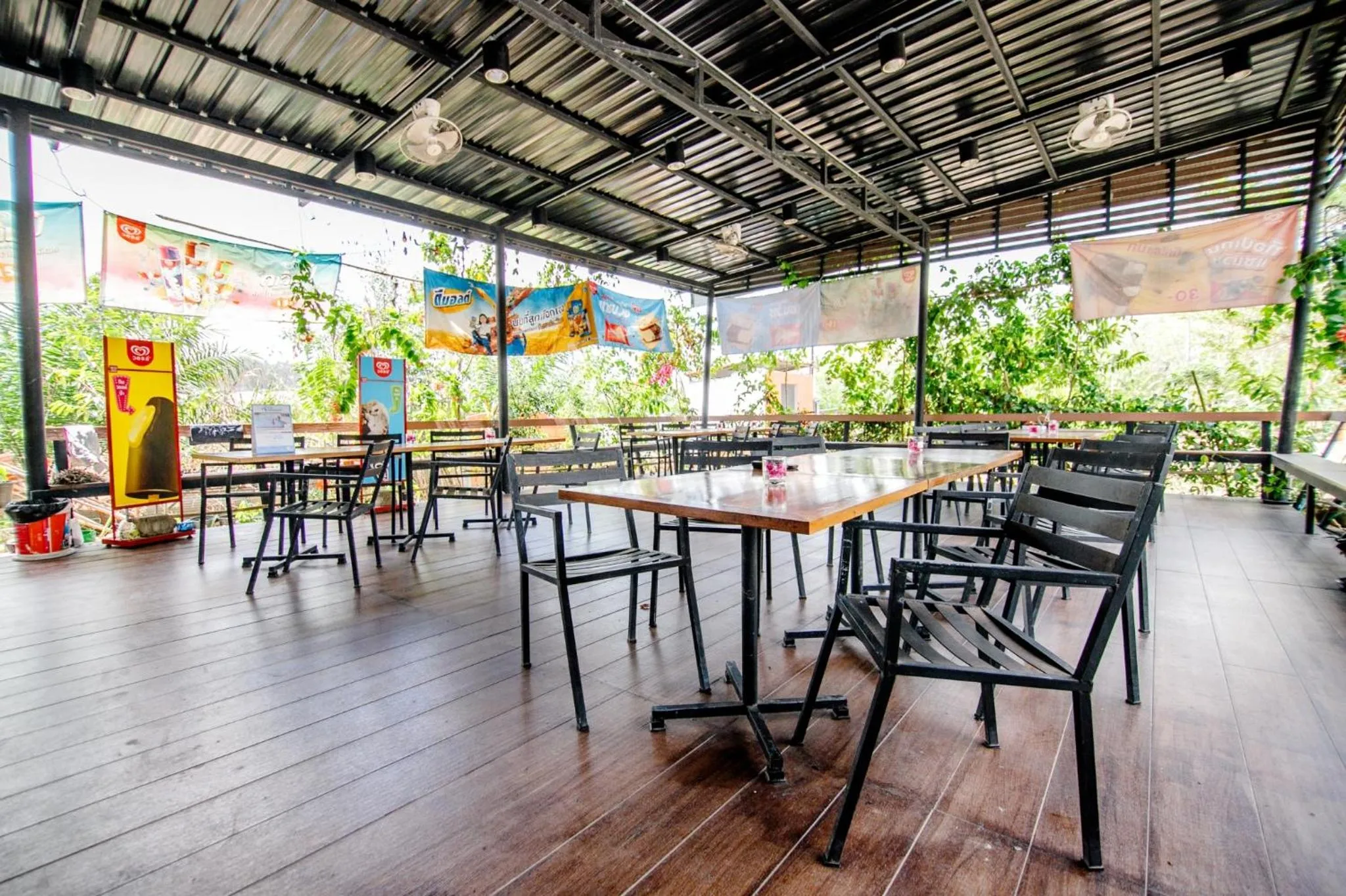 Restaurant/places to eat in Banana Resort Sadao