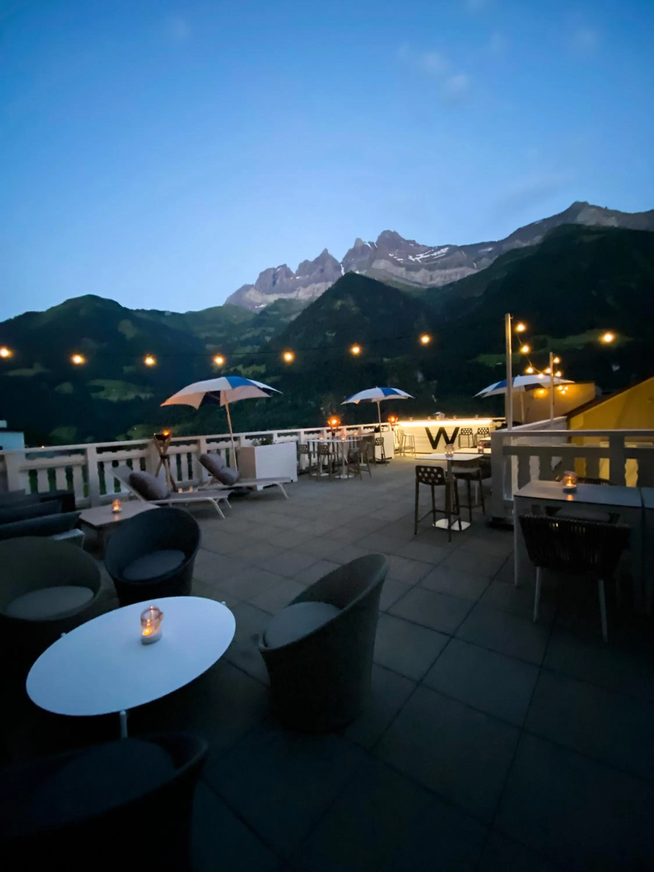 Balcony/Terrace in Hôtel Le White - Le 42 Restaurant