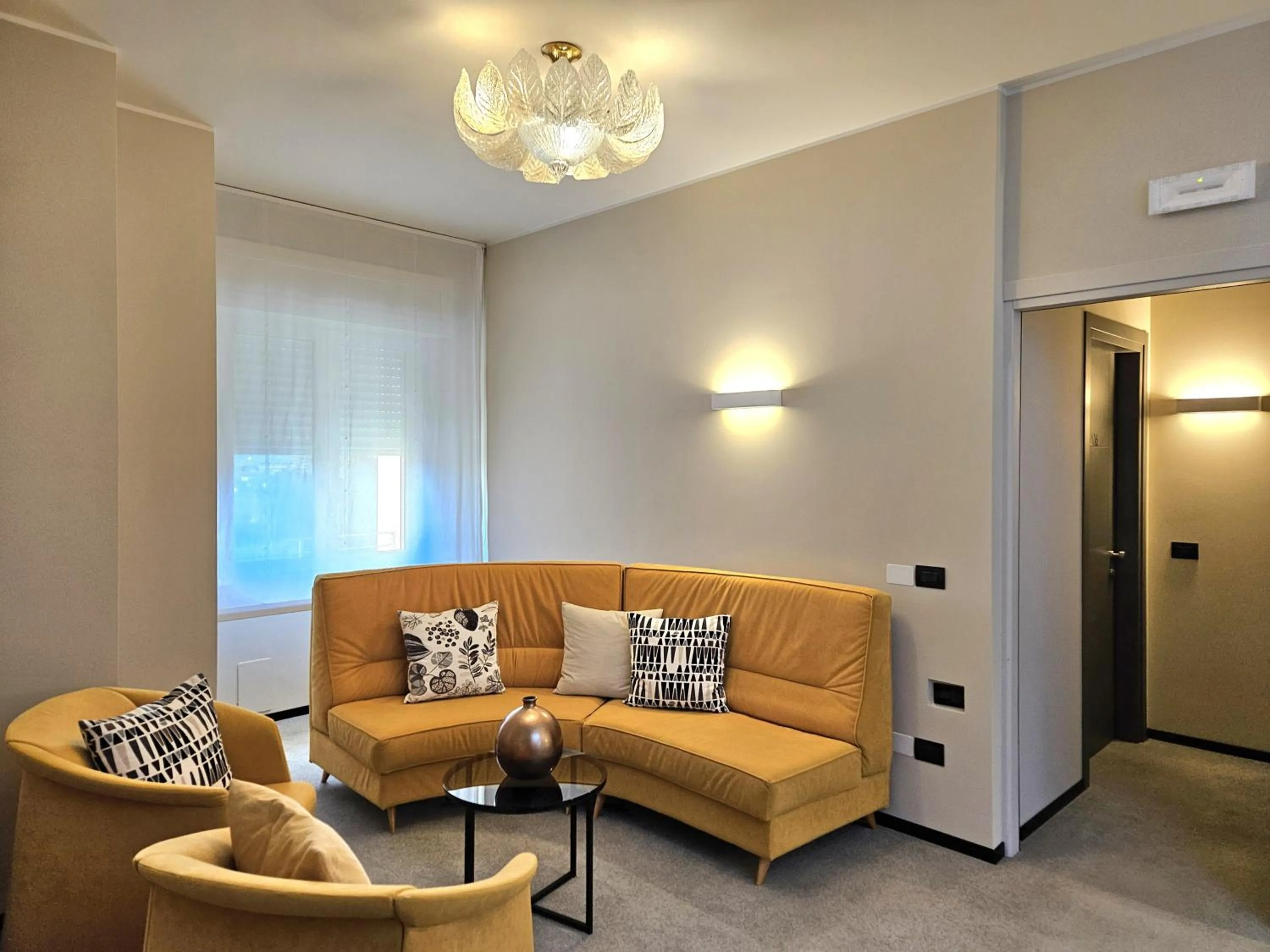 Communal lounge/ TV room in Hotel Ristorante al Giardinetto