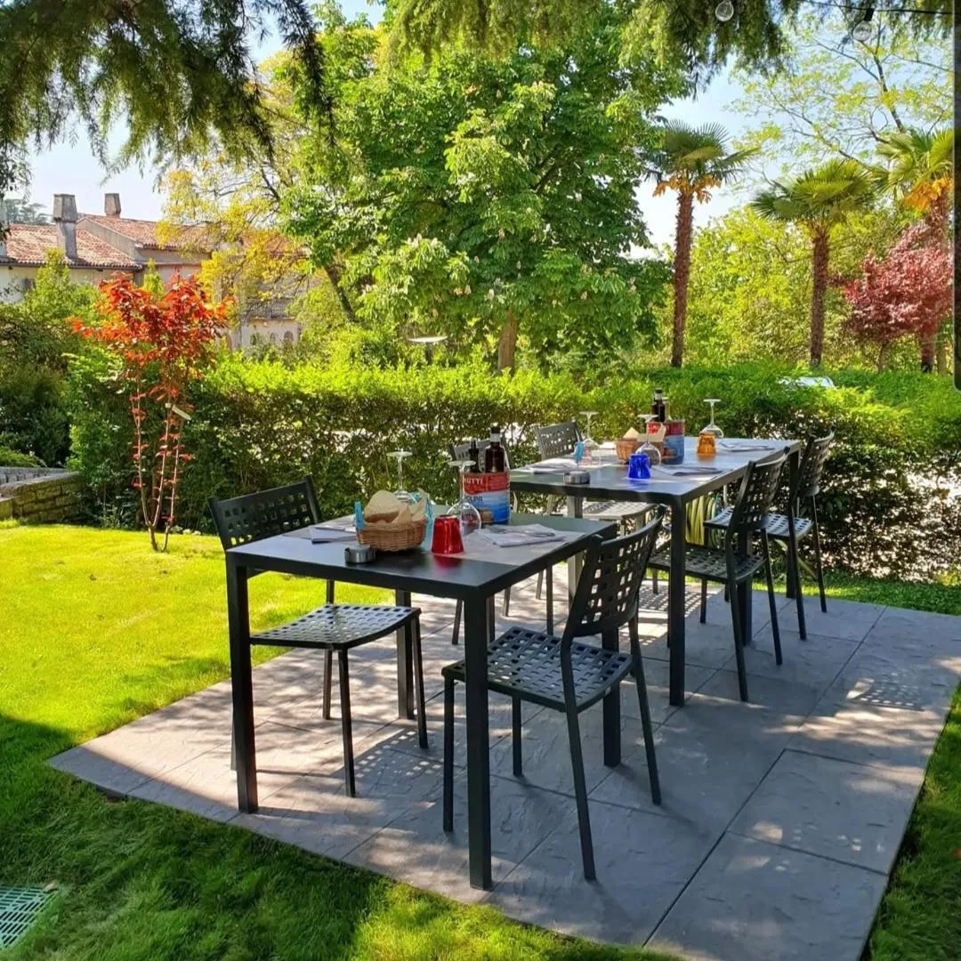 Patio in Hotel Ristorante al Giardinetto