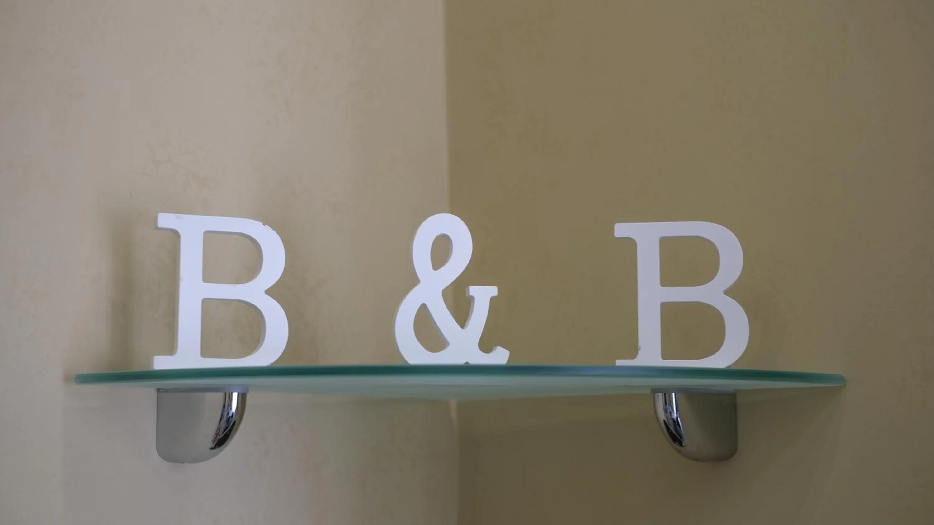 Property logo or sign in Royal Dante