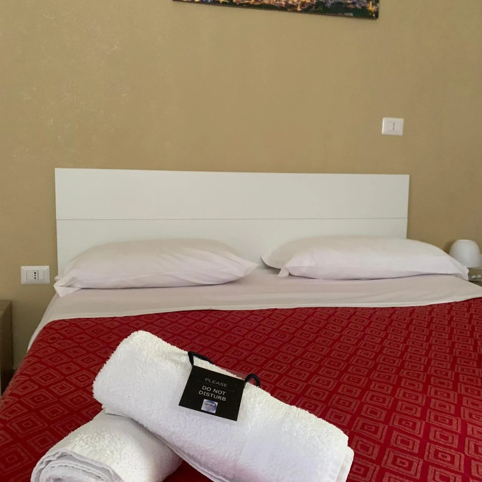 Bedroom, Bed in Royal Dante