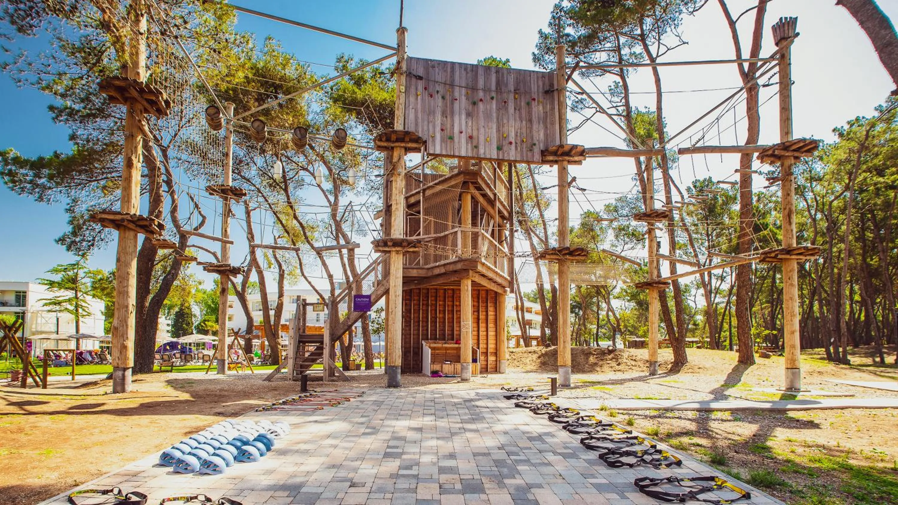 Entertainment in Azul Beach Resort Montenegro by Karisma - All Inclusive