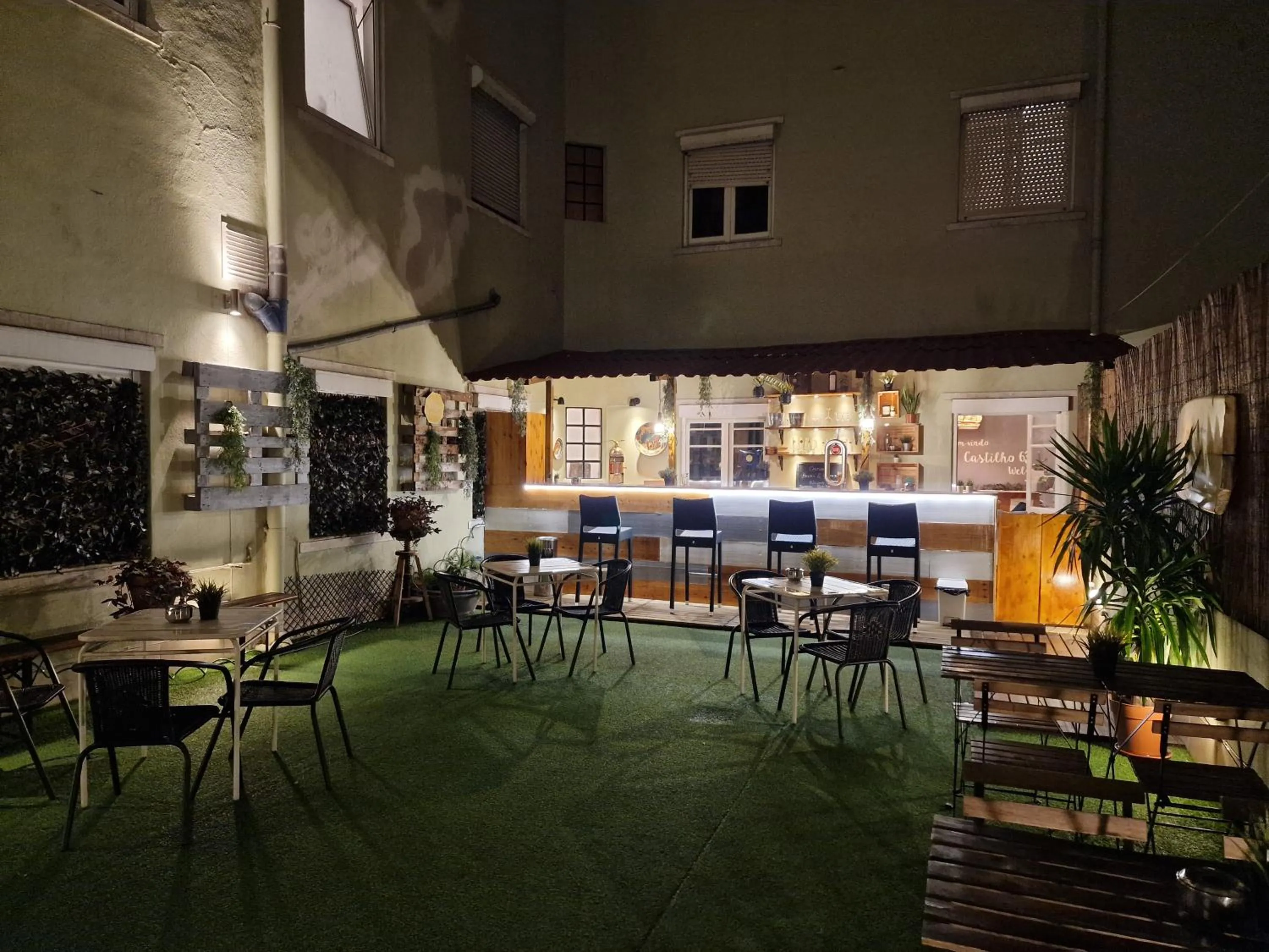 Lounge or bar in Castilho 63 Hostel & Suites