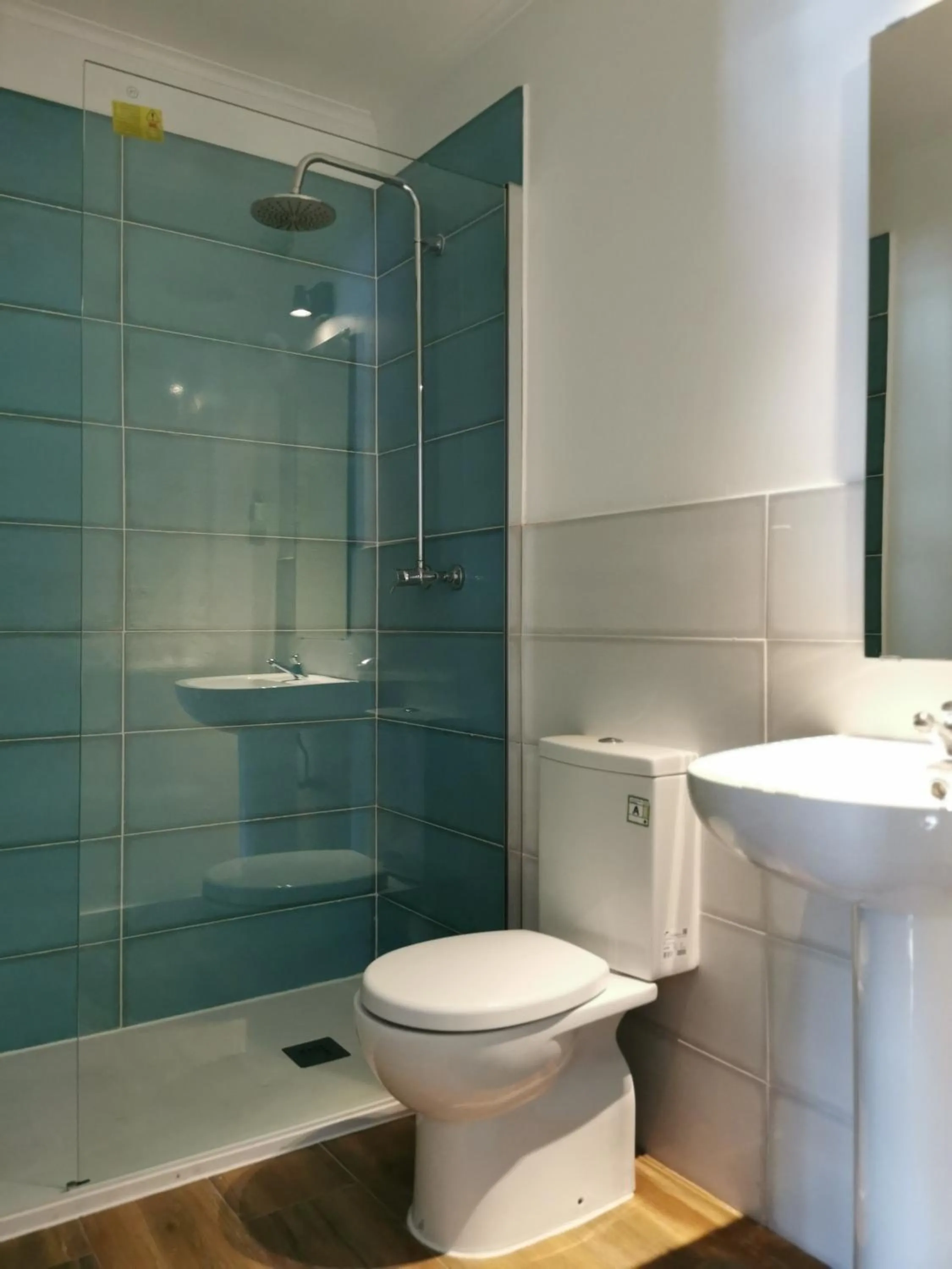 Bathroom in Castilho 63 Hostel & Suites