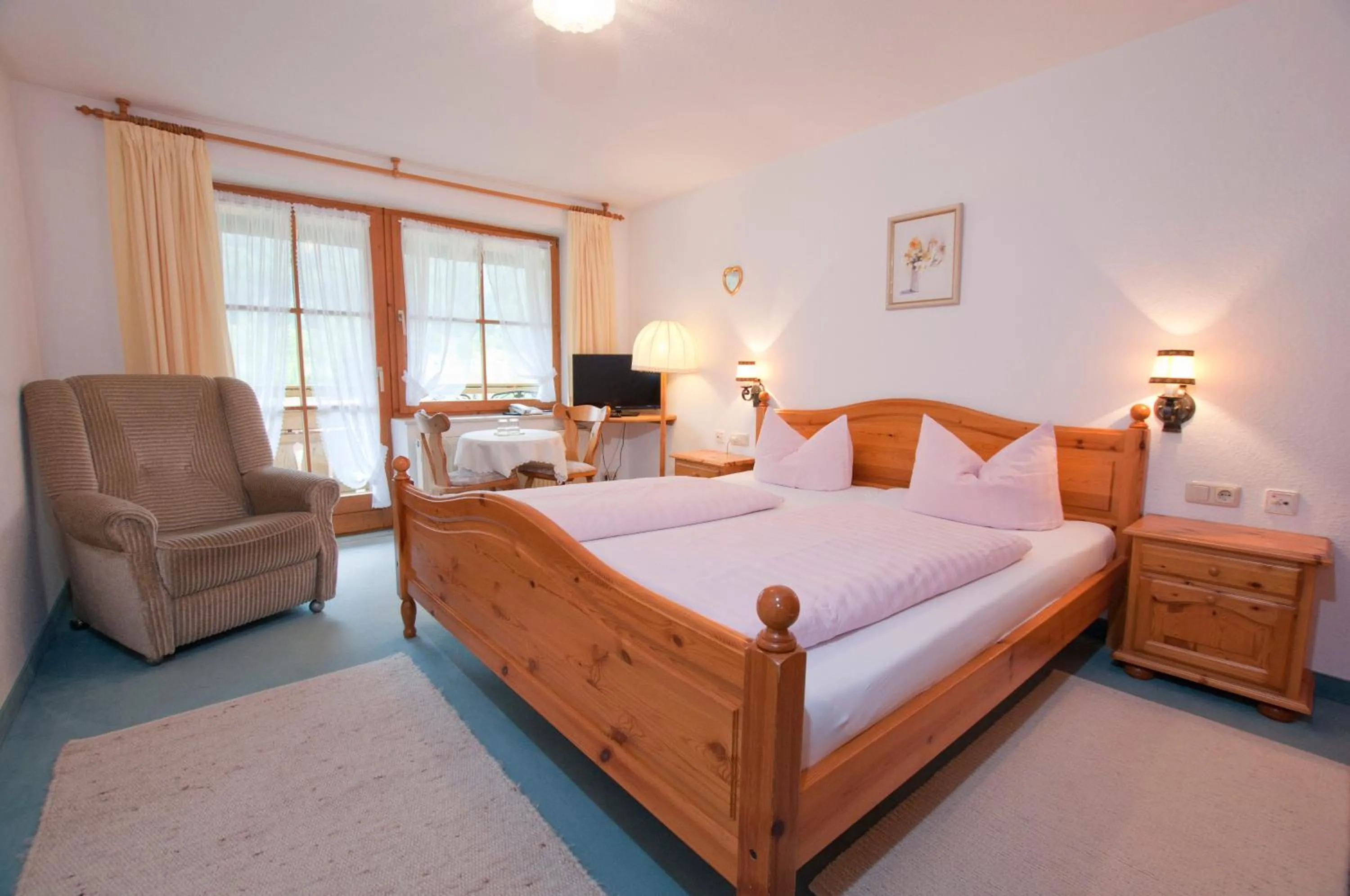 Photo of the whole room, Bed in Berghüs Schratt - EINFACH ANDERS - Ihr vegetarisches und veganes Biohotel