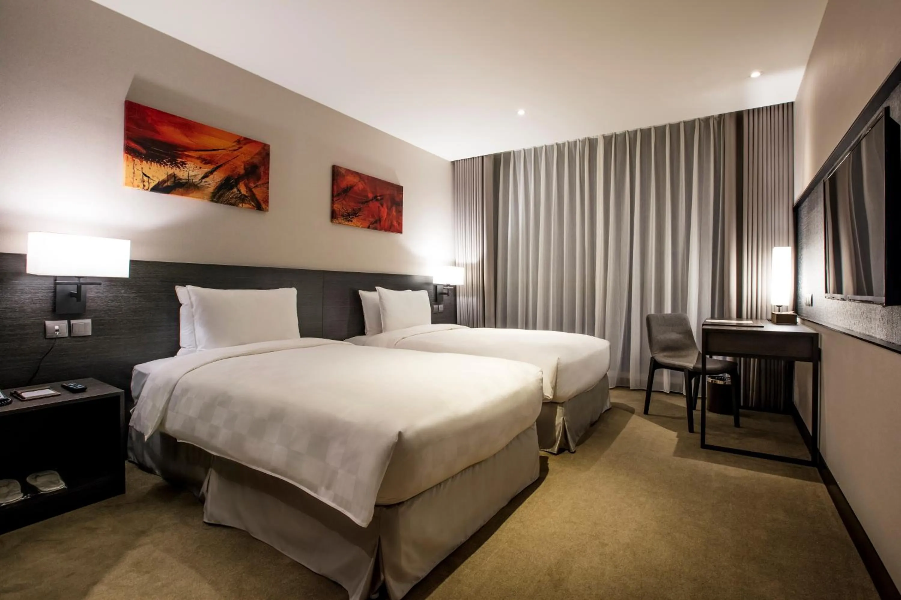 bunk bed, Bed in Platinum Hotel