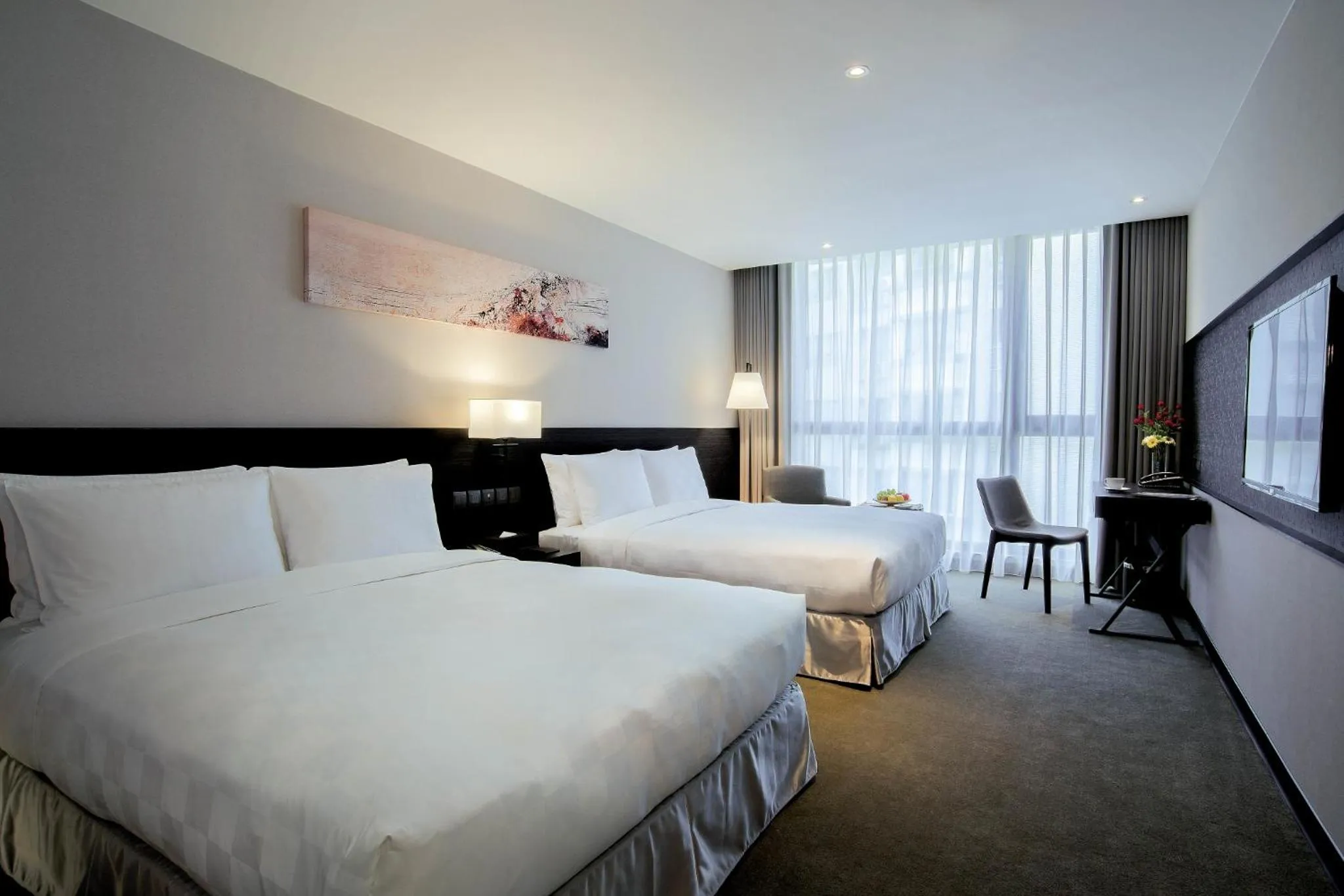 Photo of the whole room, Bed in Platinum Hotel