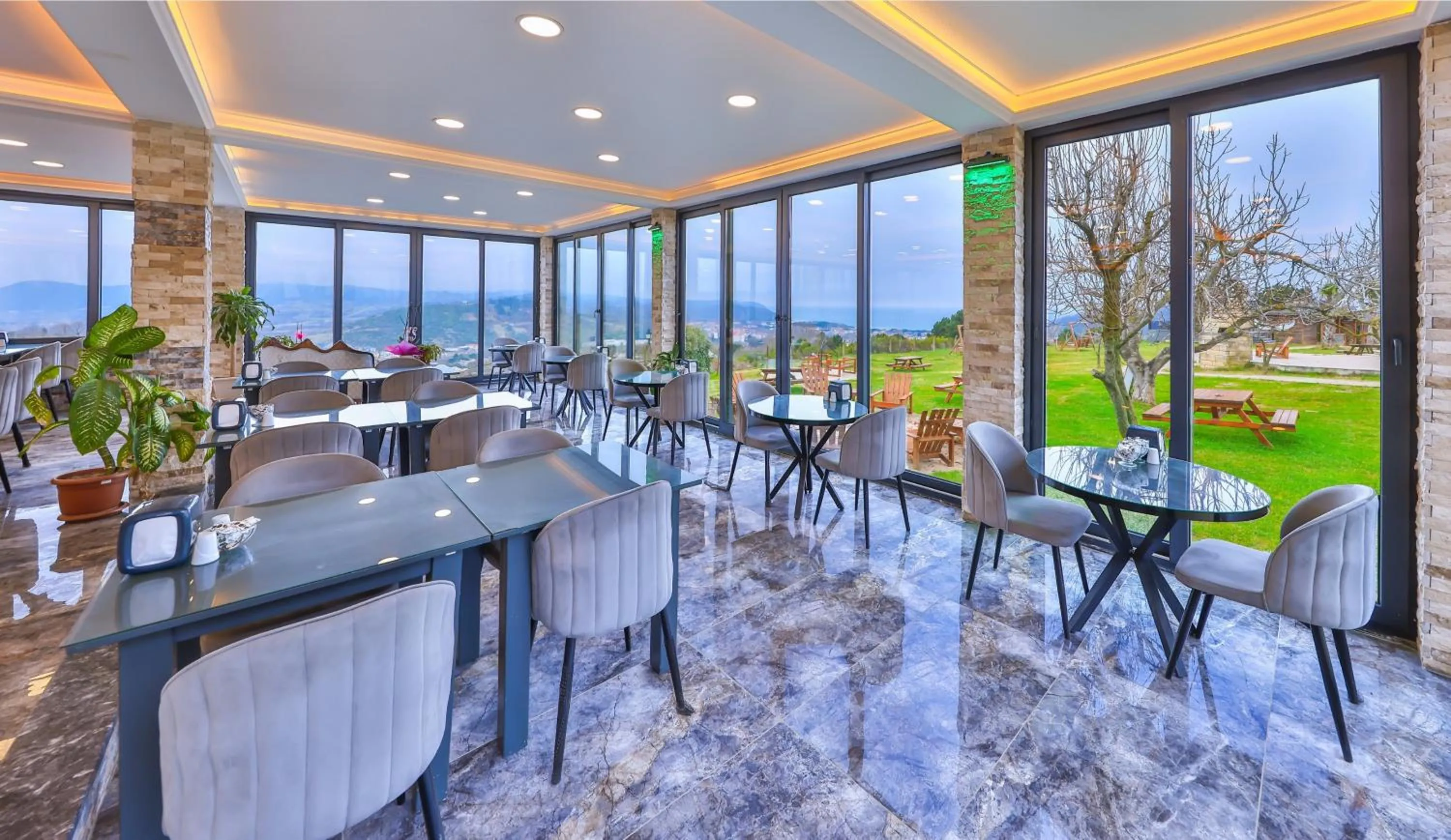 Restaurant/places to eat in Agva Teras Garden Hotel & Bungalow