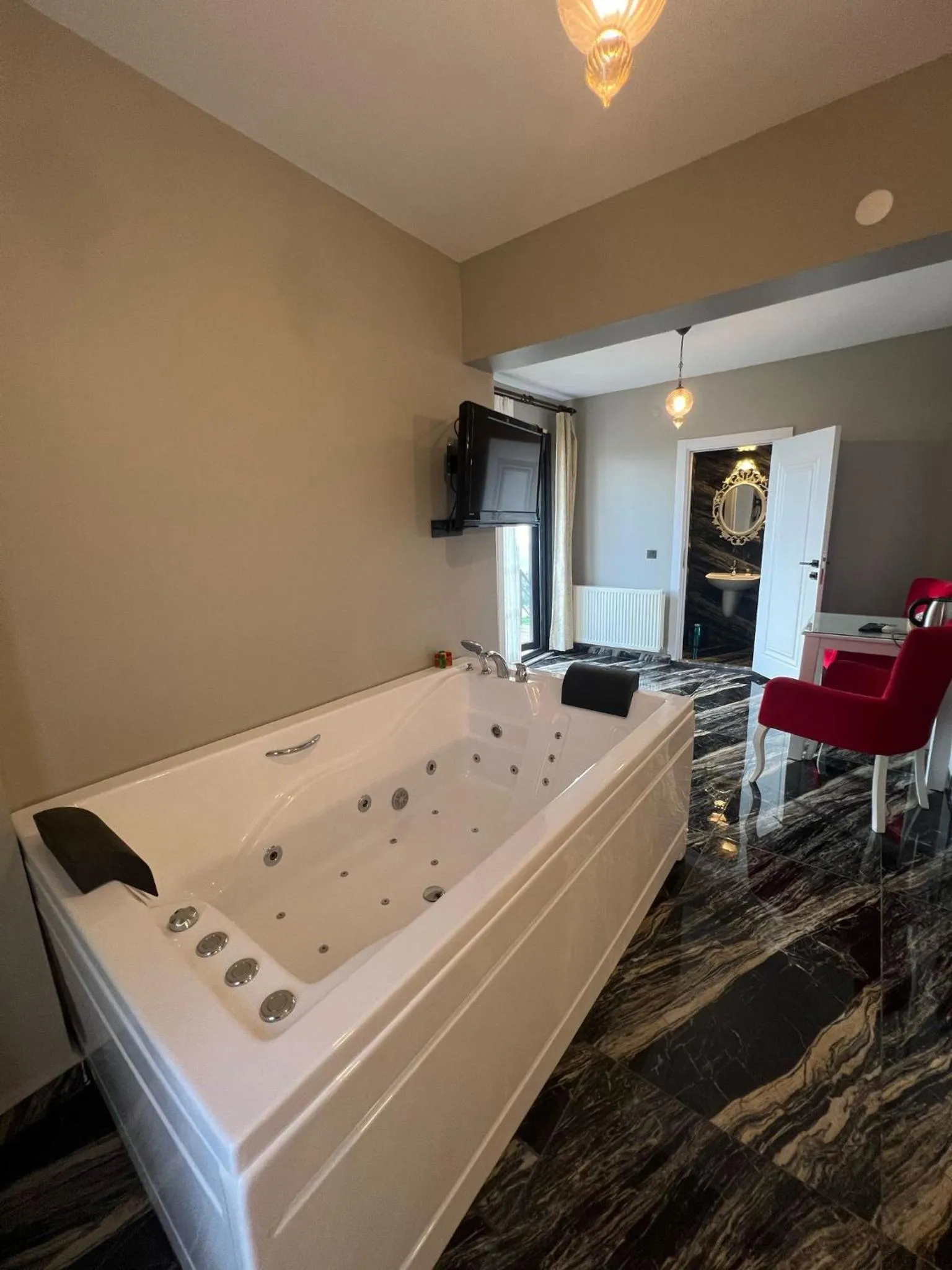 Hot Tub in Agva Teras Garden Hotel & Bungalow