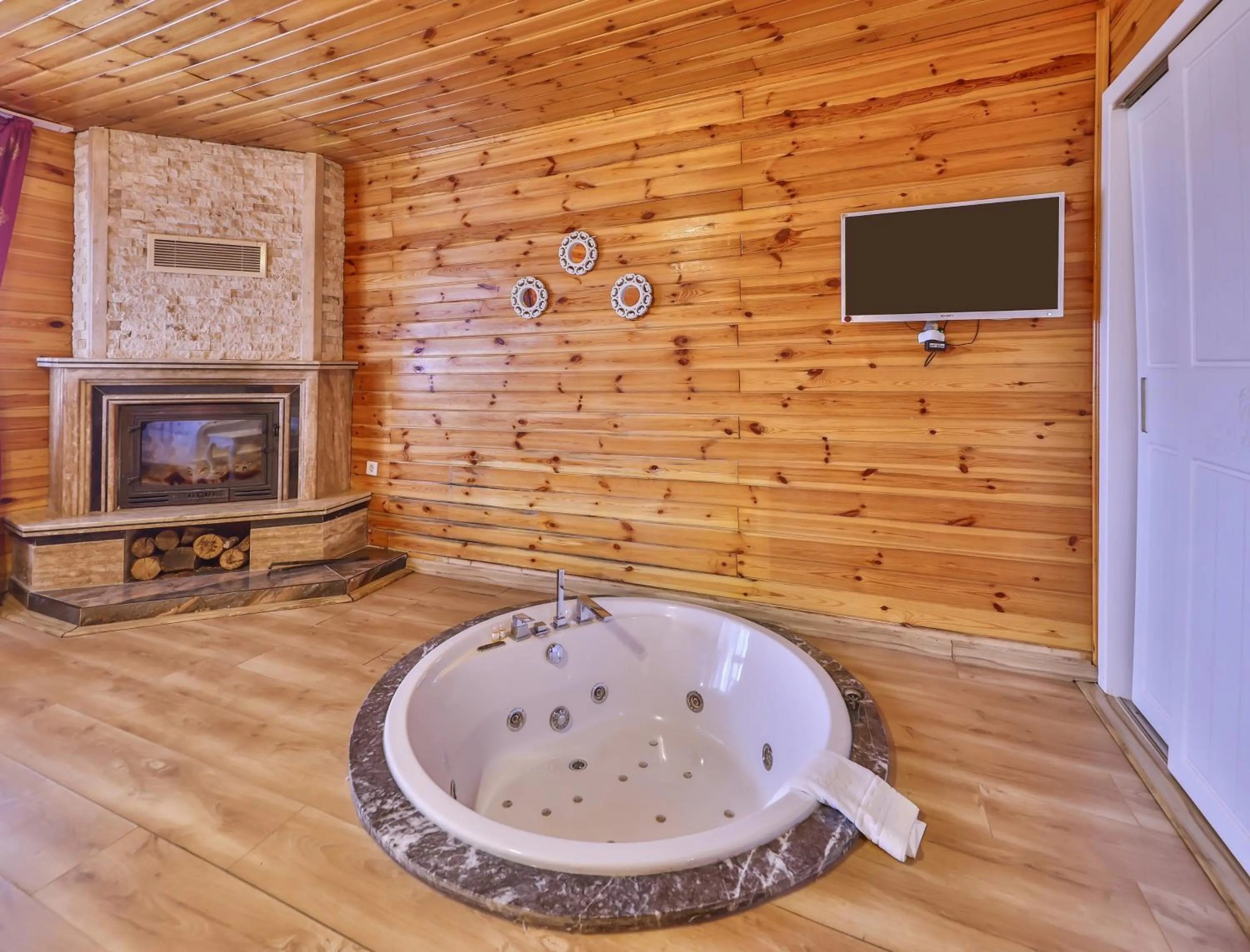 Hot Tub in Agva Teras Garden Hotel & Bungalow