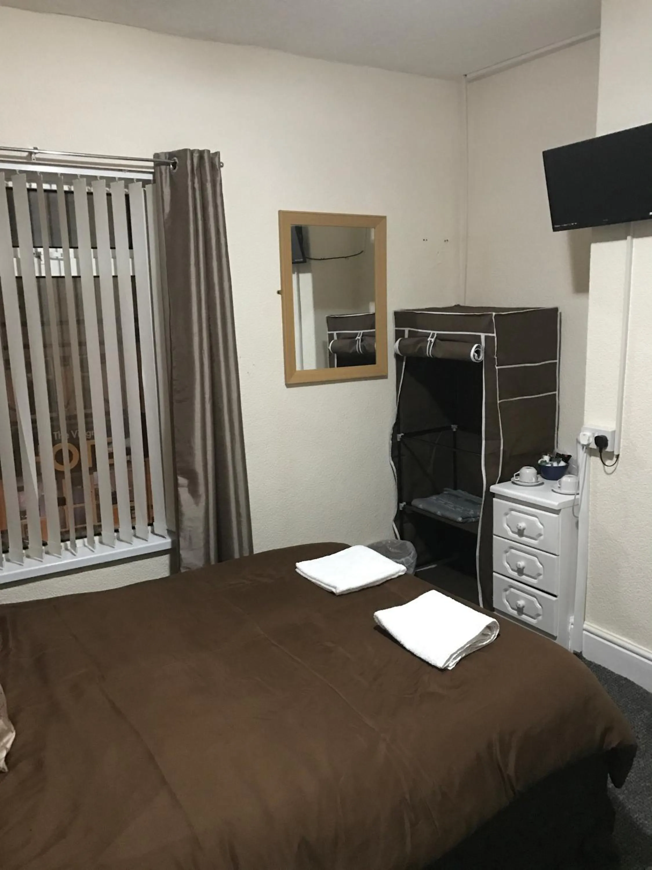 Photo of the whole room in Oasis