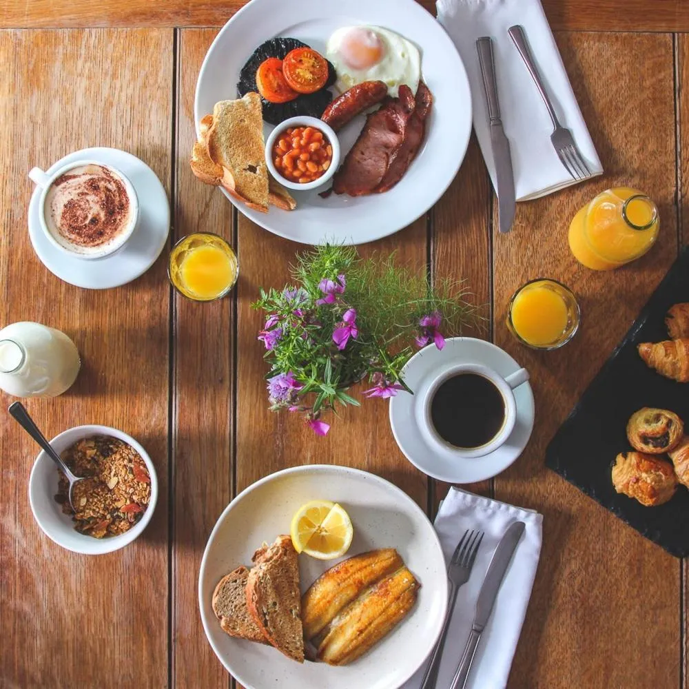 Breakfast in The Five Dials Inn