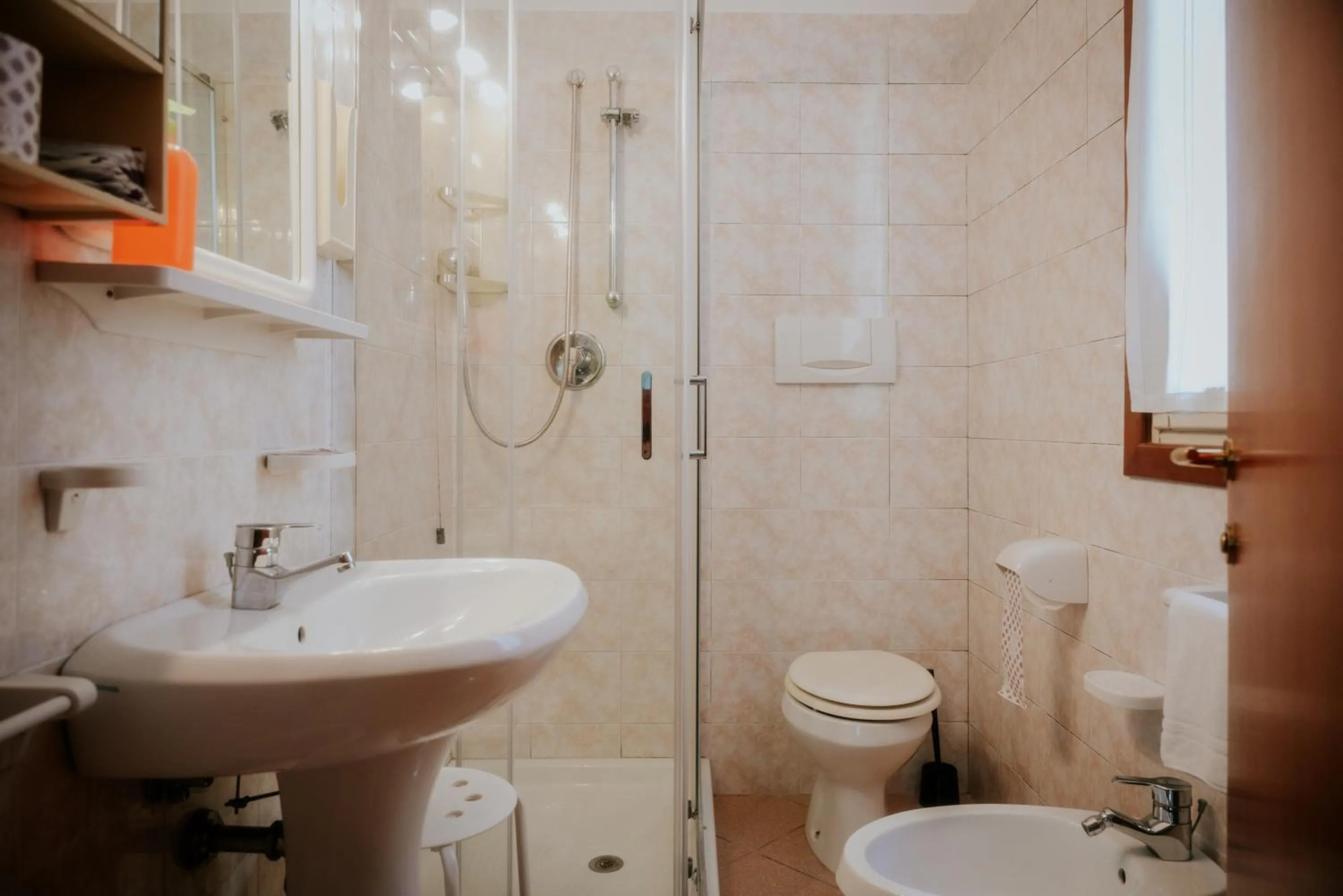 Shower in Casa Accademia