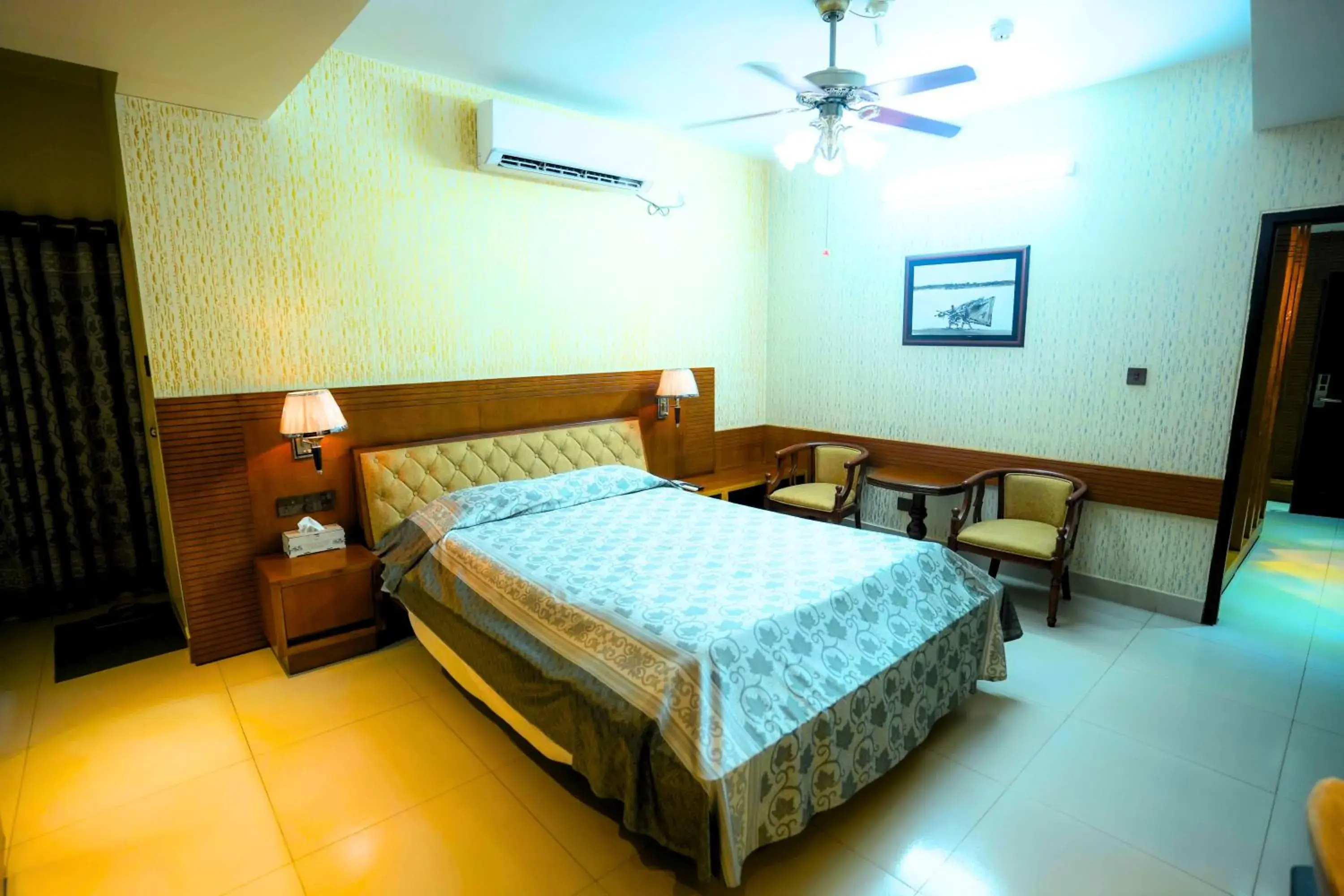 Superior King Suite in City Inn Ltd Superior King Suite in City Inn Ltd