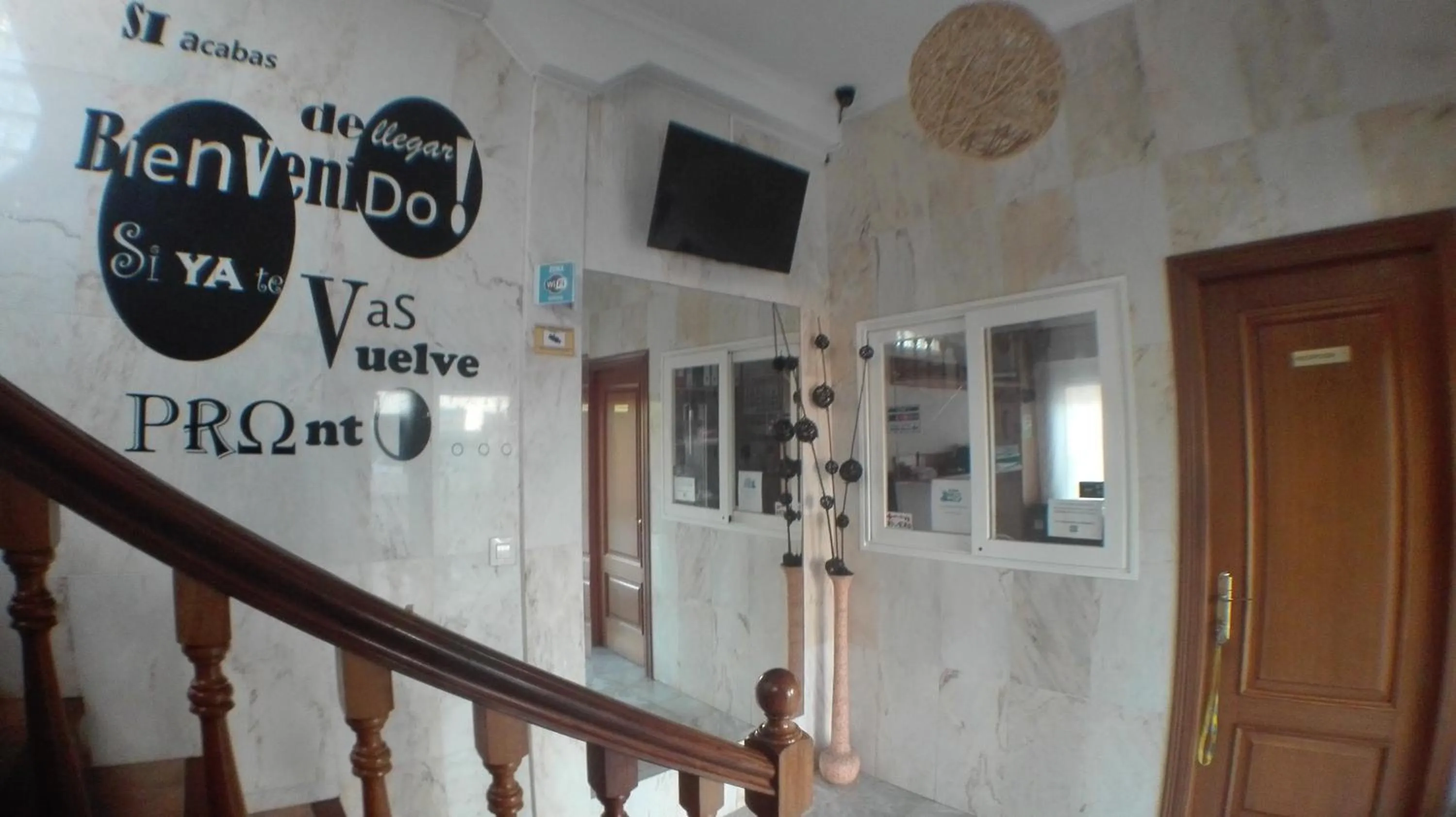 Facade/entrance in Apartamentos River Santander