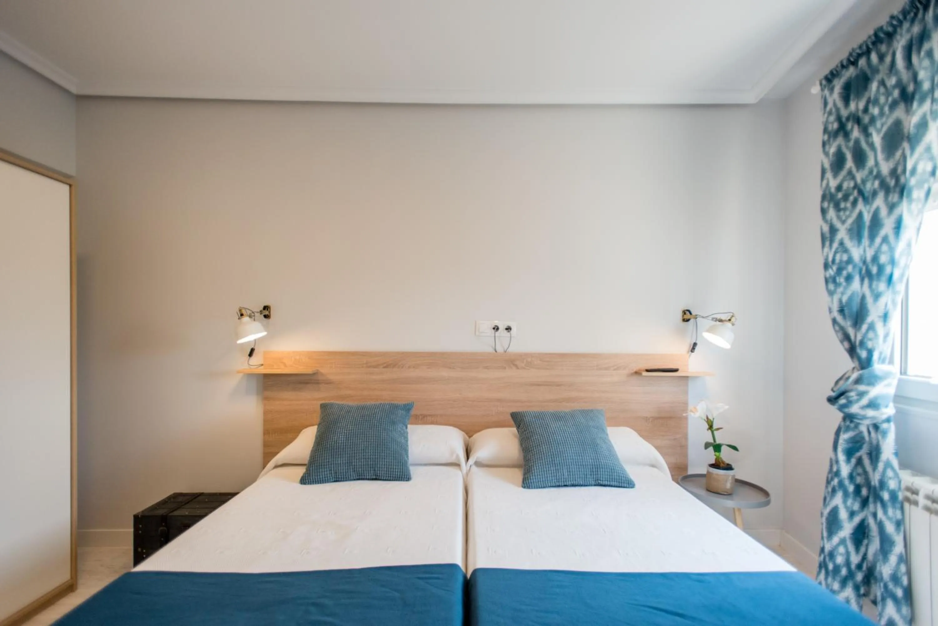 Photo of the whole room, Bed in Apartamentos River Santander