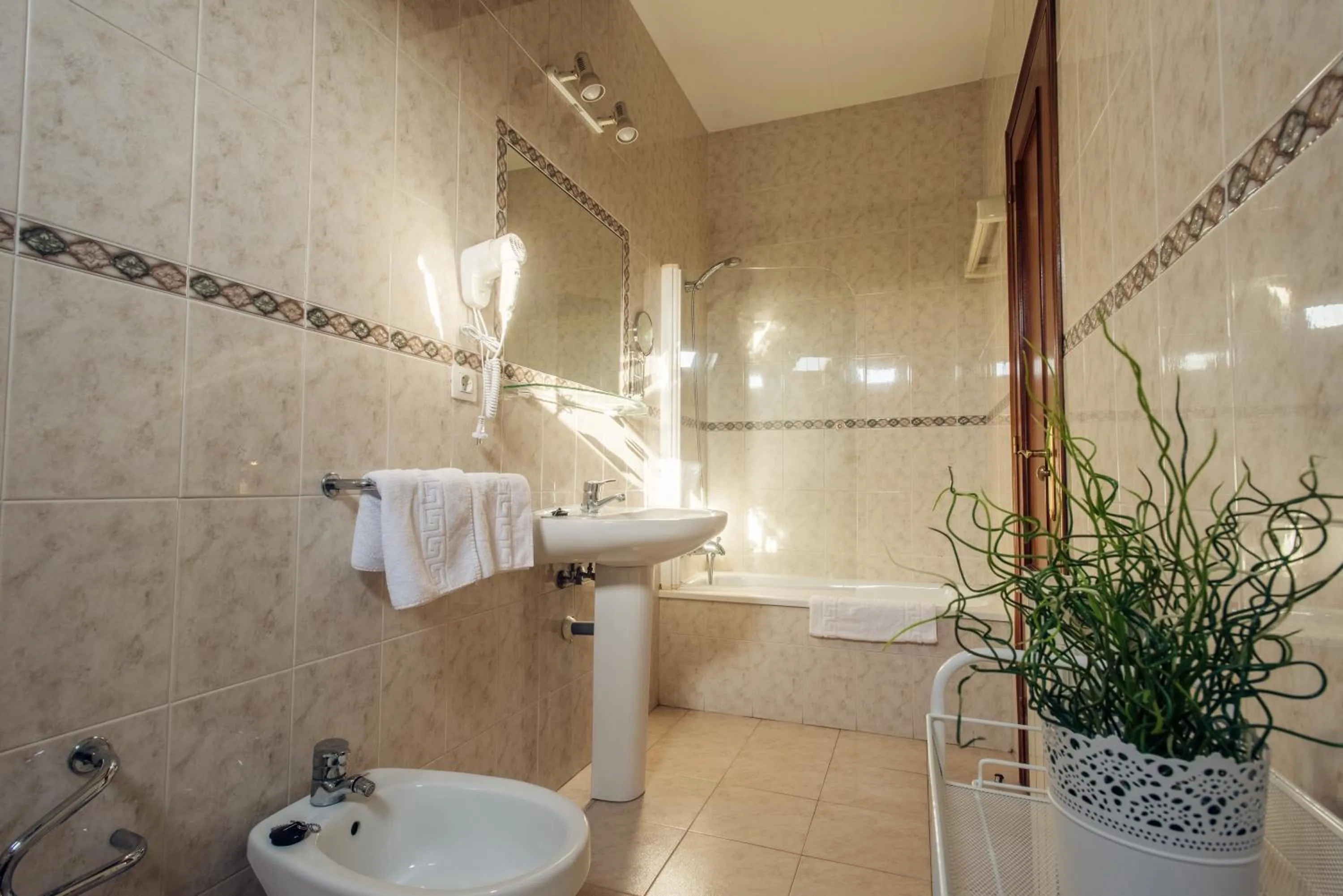 Bathroom in Apartamentos River Santander