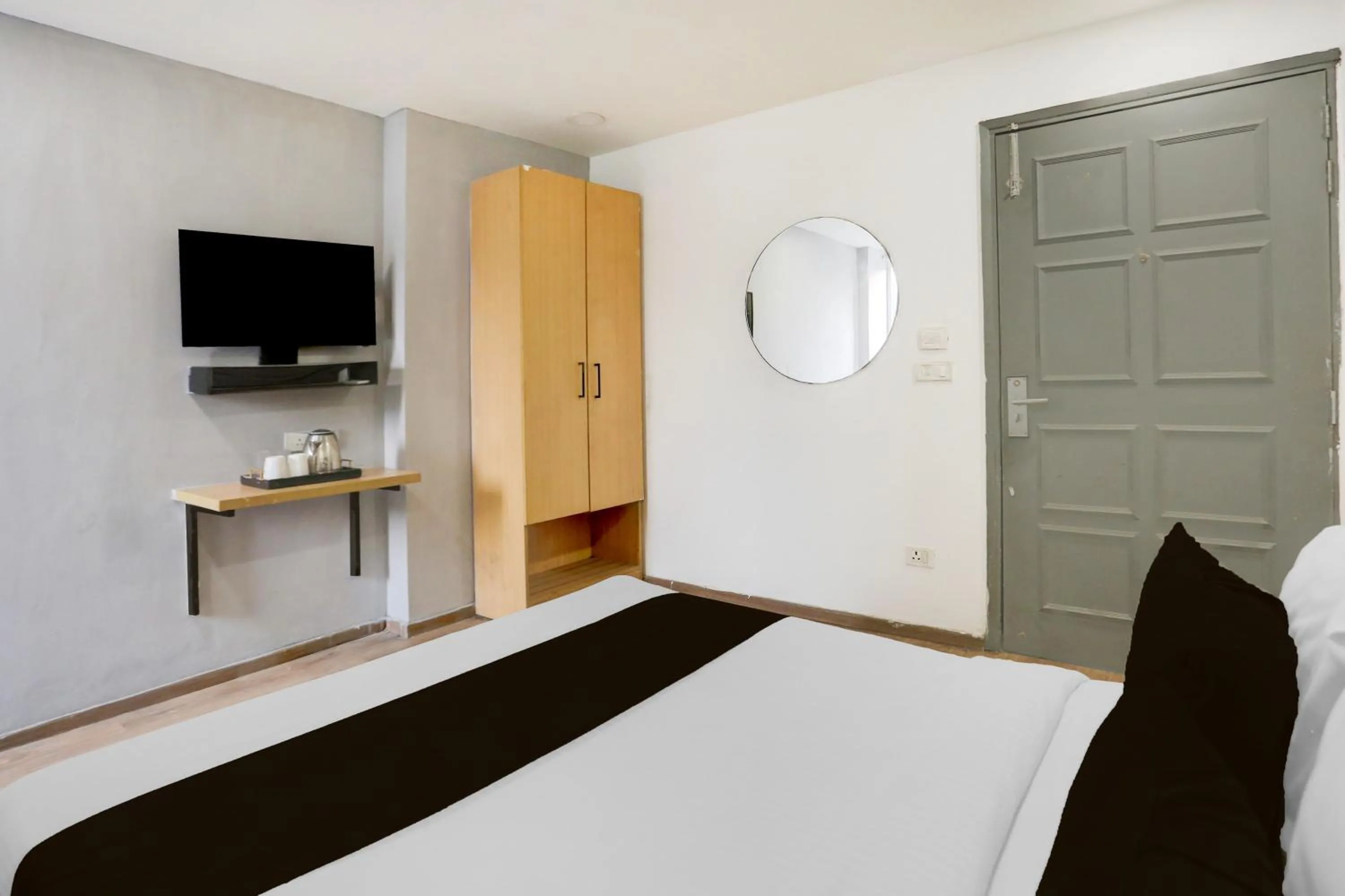 Bedroom, Bed in Super Townhouse Shahdara Near Yamuna Sports Complex Formerly Hotel Ipotel