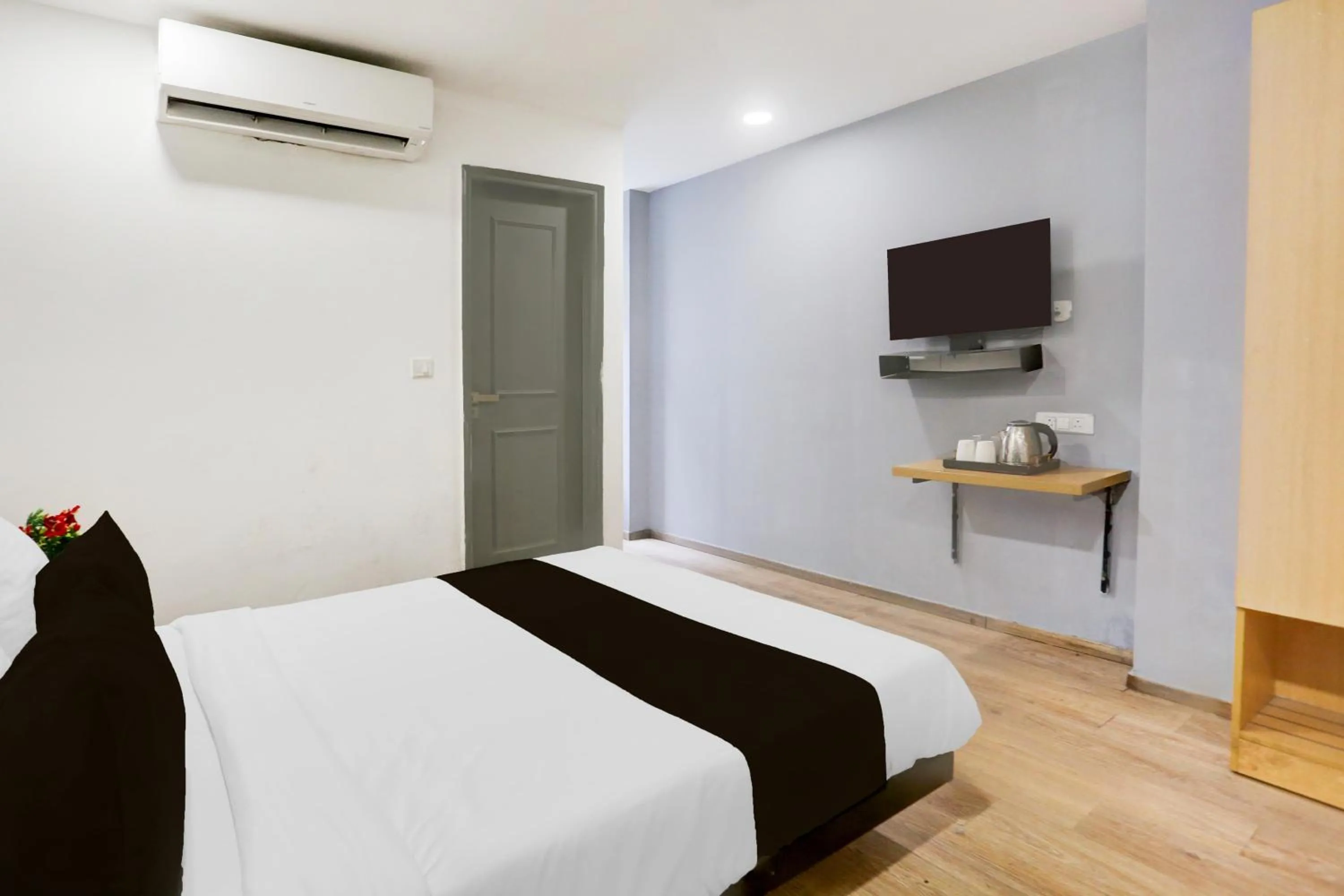 Bedroom, Bed in Super Townhouse Shahdara Near Yamuna Sports Complex Formerly Hotel Ipotel