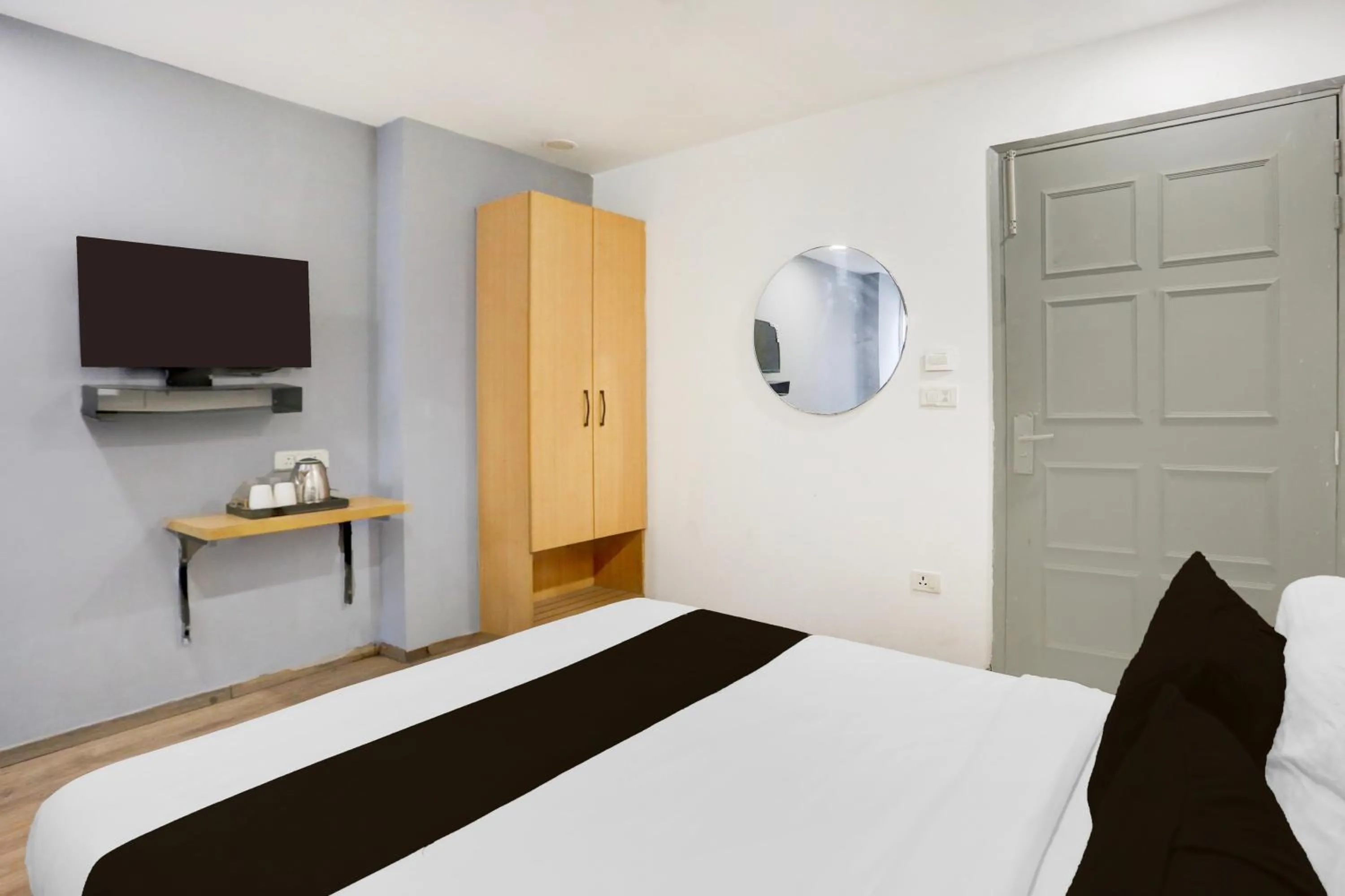 Bedroom, Bed in Super Townhouse Shahdara Near Yamuna Sports Complex Formerly Hotel Ipotel