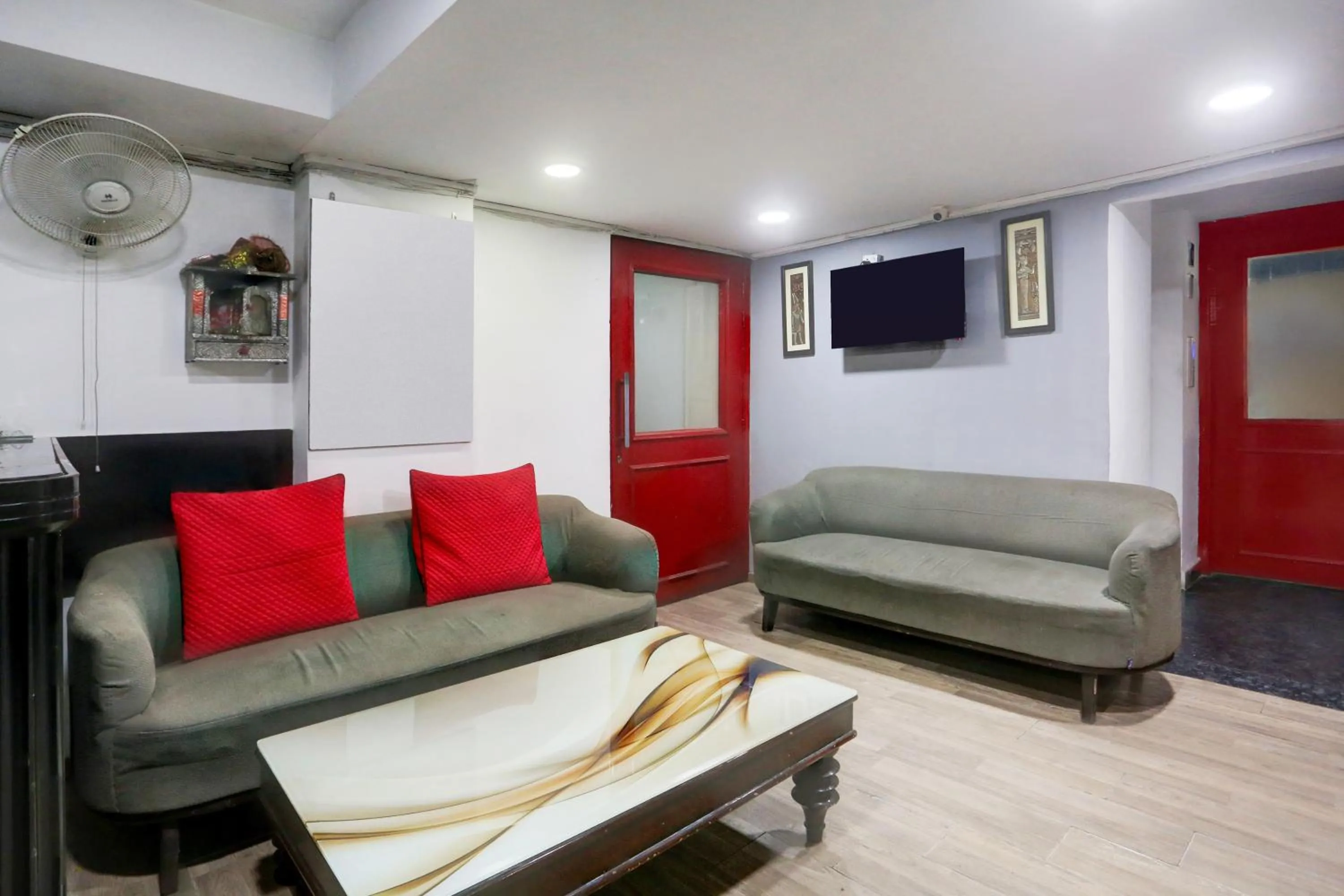 Lobby or reception in Super Townhouse Shahdara Near Yamuna Sports Complex Formerly Hotel Ipotel