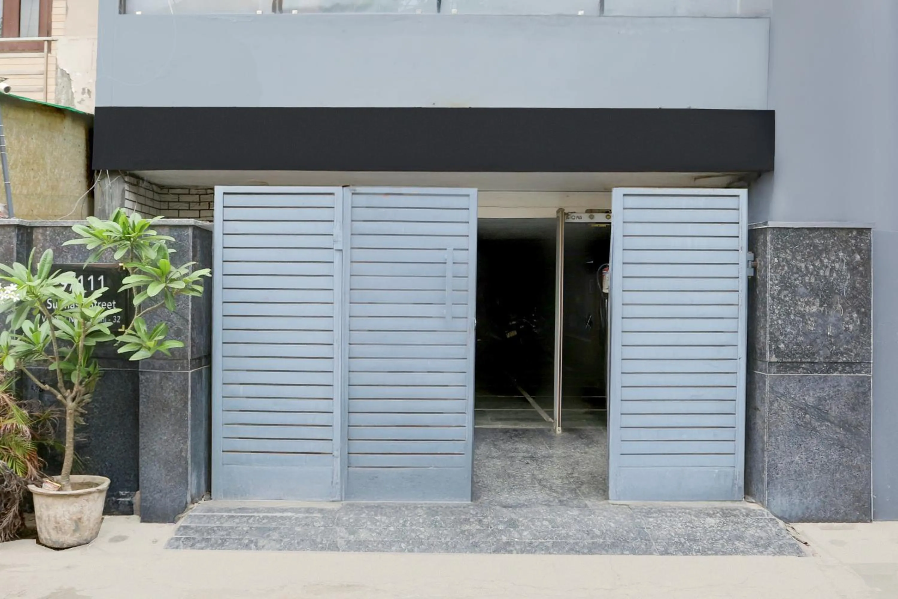 Facade/entrance in Super Townhouse Shahdara Near Yamuna Sports Complex Formerly Hotel Ipotel