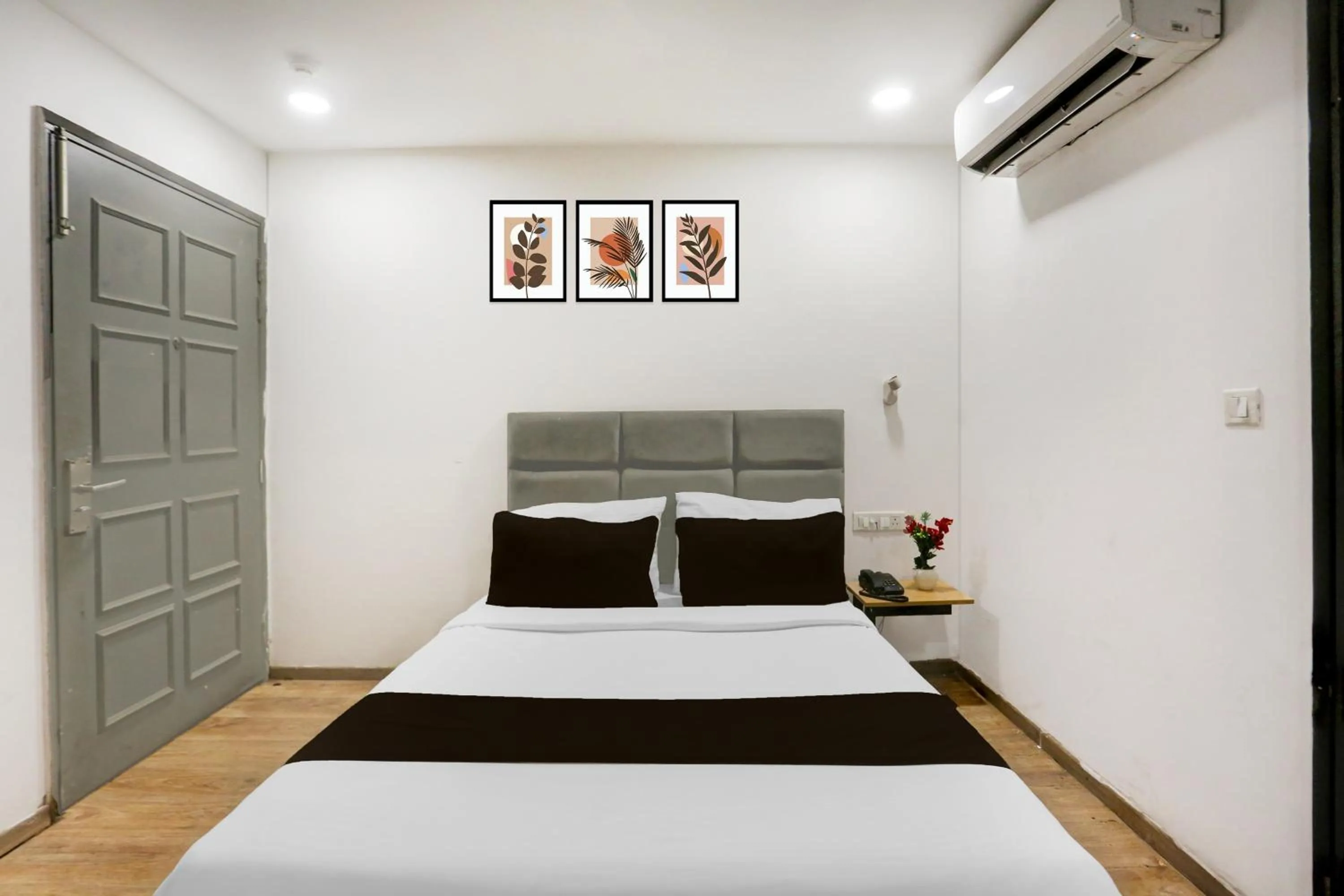 Bedroom, Bed in Super Townhouse Shahdara Near Yamuna Sports Complex Formerly Hotel Ipotel