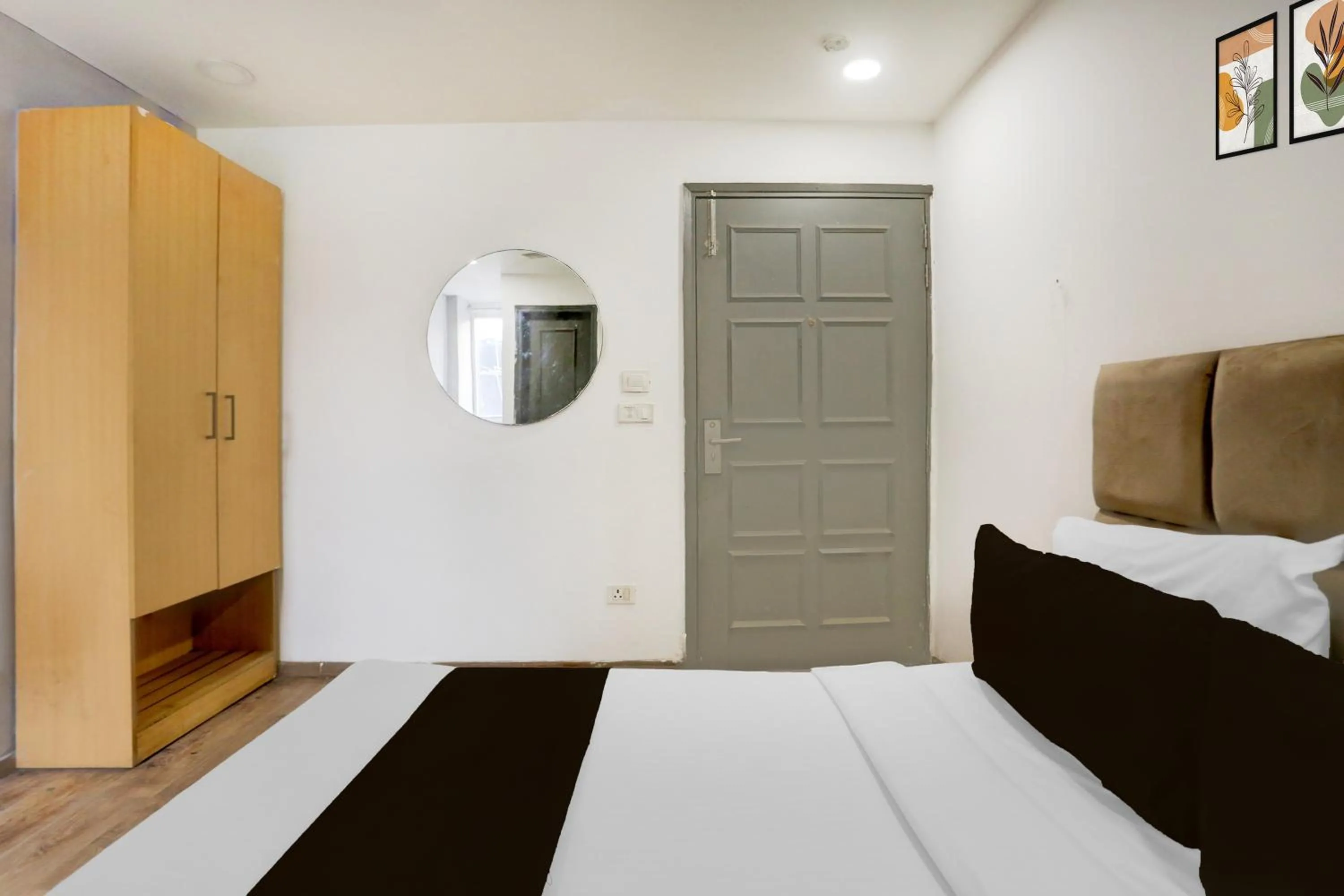 Bedroom, Bed in Super Townhouse Shahdara Near Yamuna Sports Complex Formerly Hotel Ipotel