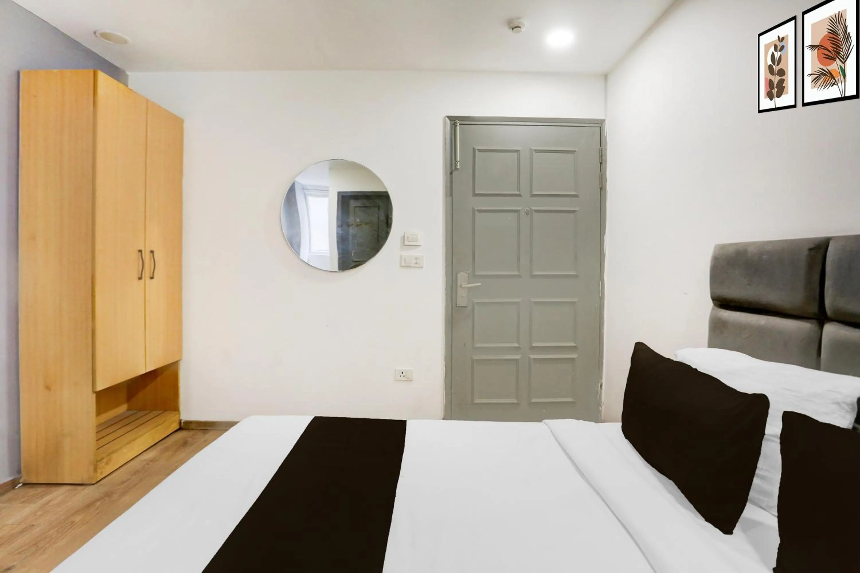 Bedroom, Bed in Super Townhouse Shahdara Near Yamuna Sports Complex Formerly Hotel Ipotel