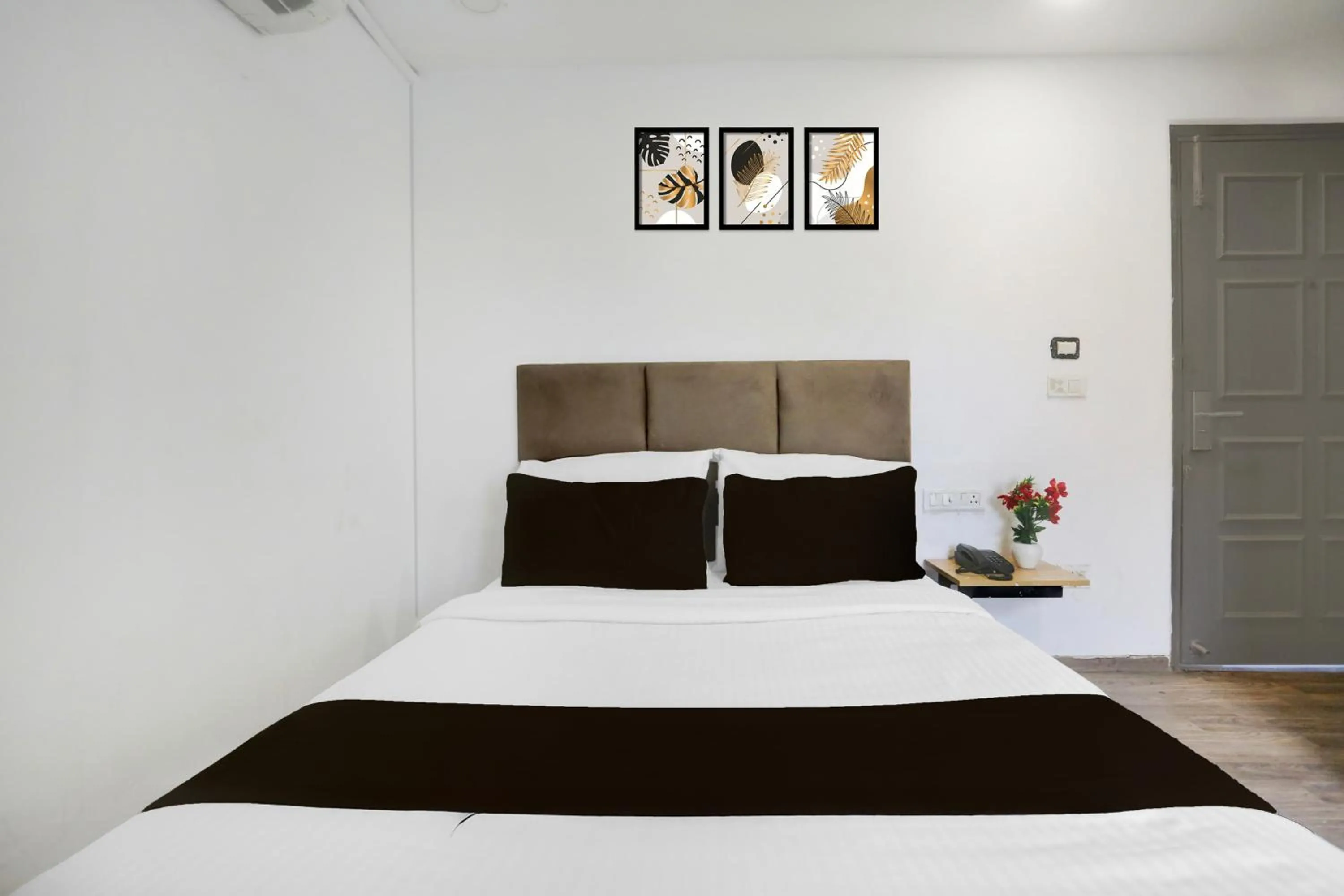 Bedroom, Bed in Super Townhouse Shahdara Near Yamuna Sports Complex Formerly Hotel Ipotel
