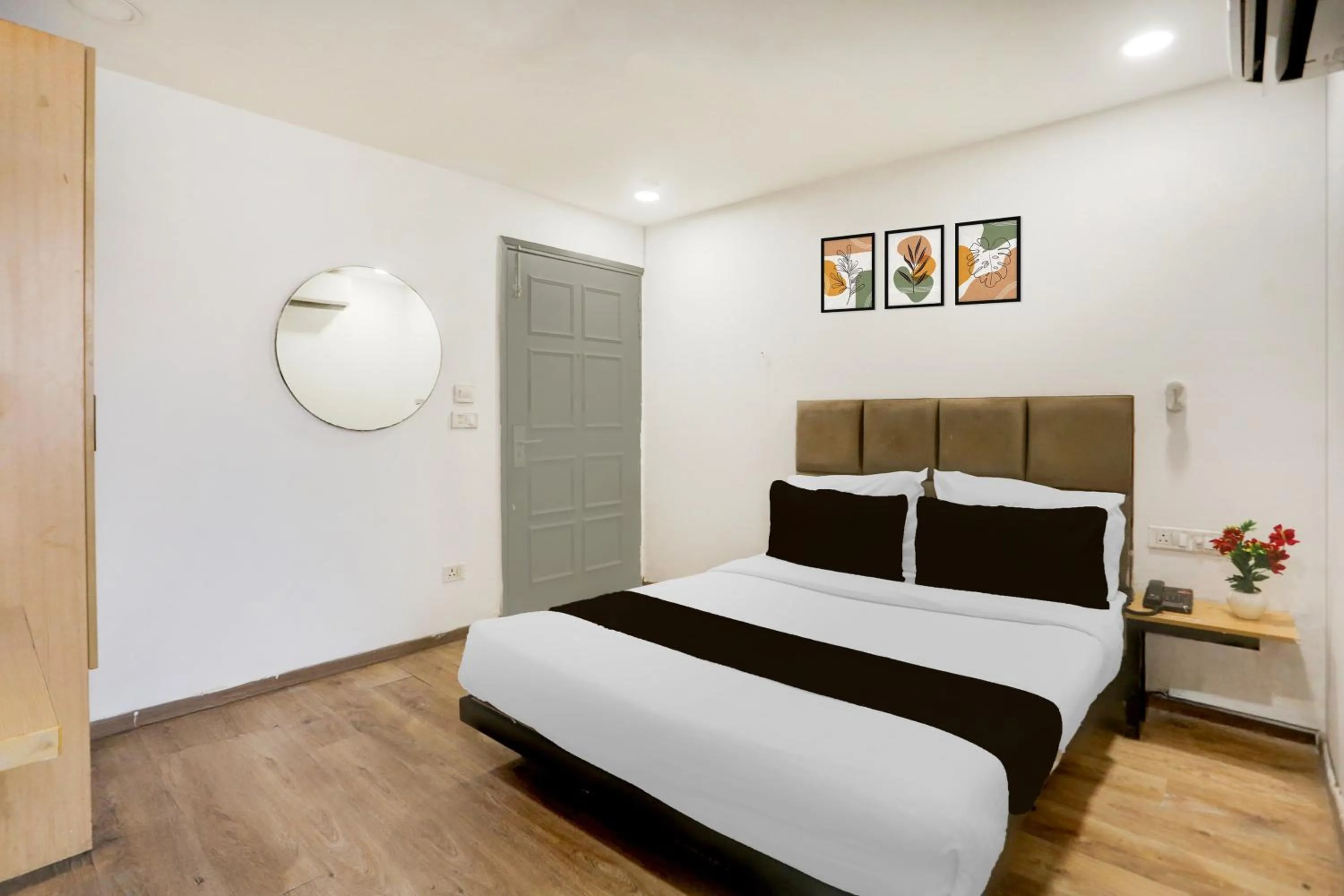 Bedroom, Bed in Super Townhouse Shahdara Near Yamuna Sports Complex Formerly Hotel Ipotel