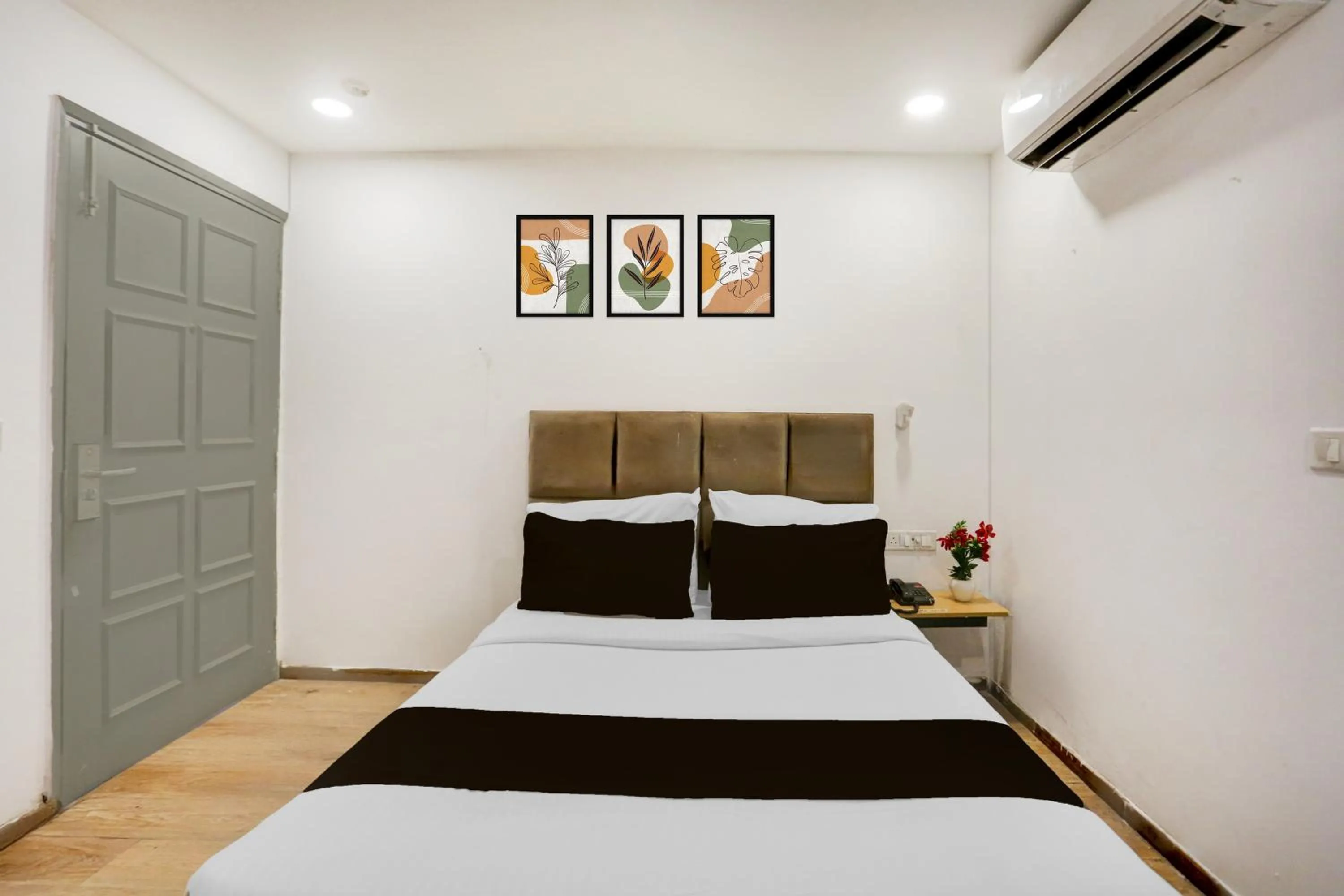 Bedroom, Bed in Super Townhouse Shahdara Near Yamuna Sports Complex Formerly Hotel Ipotel