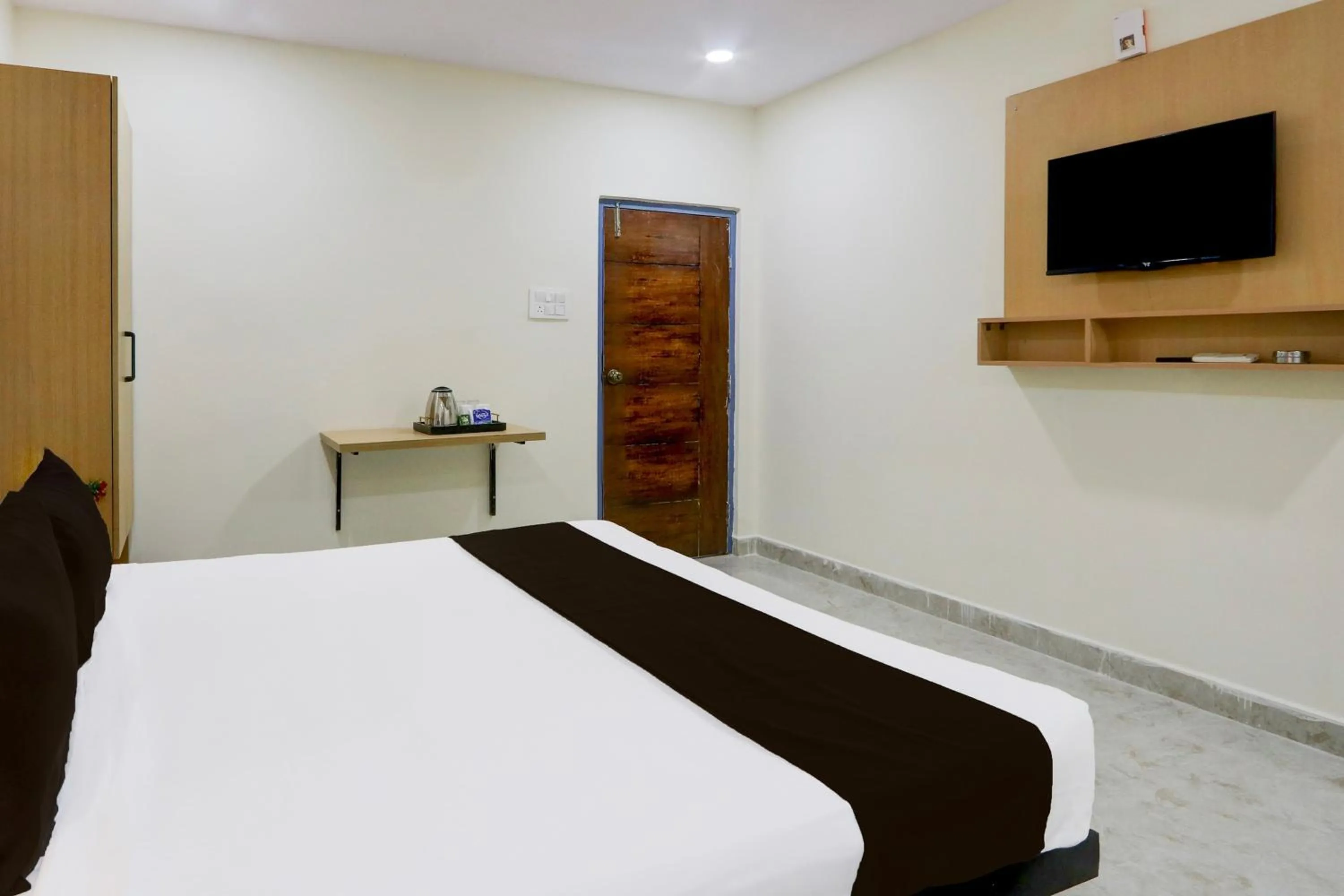 Bedroom in Super Townhouse Kukatpally Formerly SV Royal