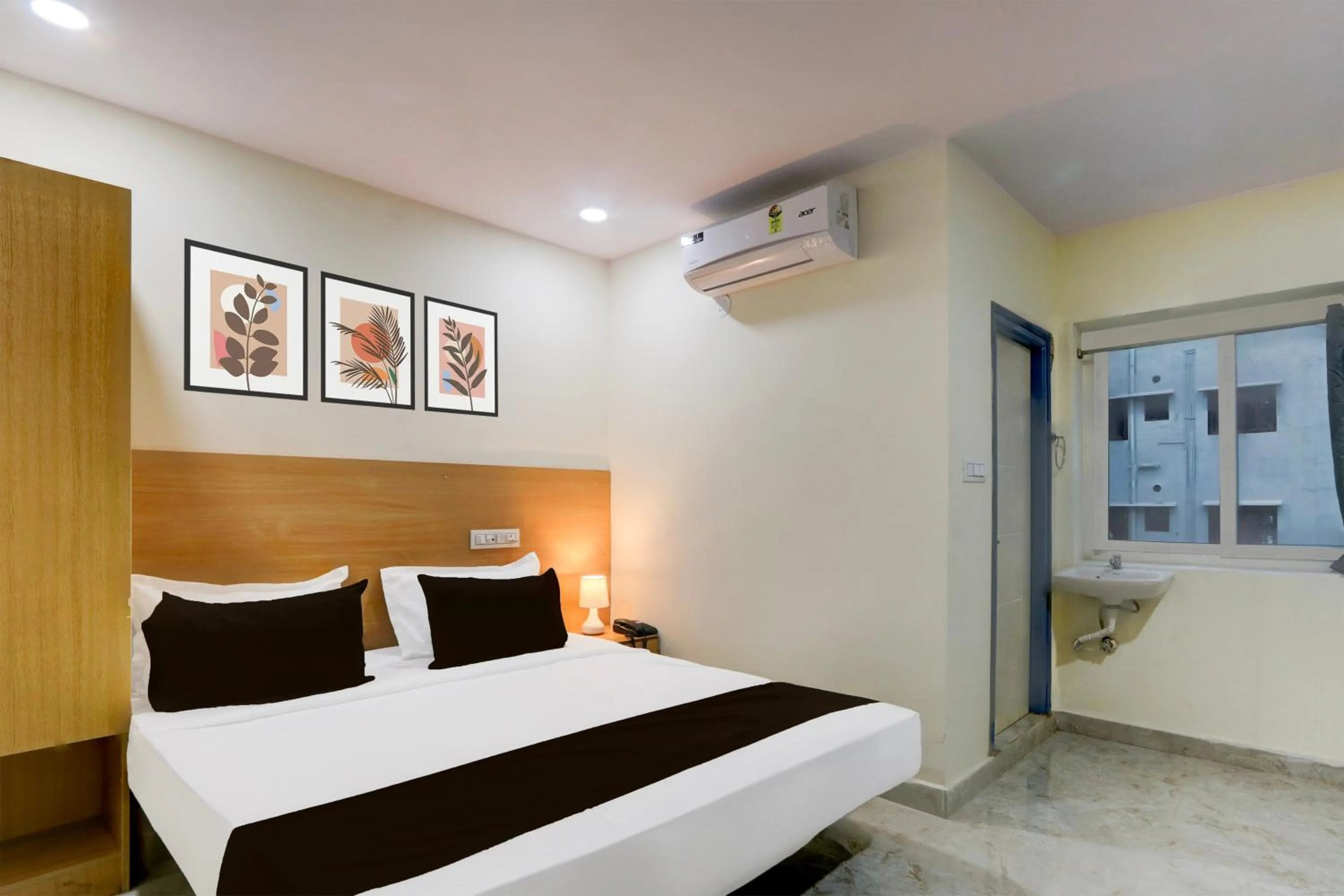 Bedroom in Super Townhouse Kukatpally Formerly SV Royal