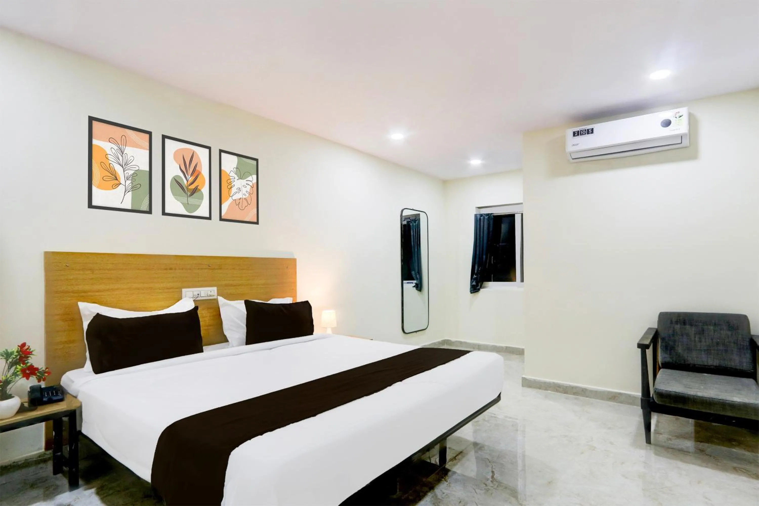 Bedroom in Super Townhouse Kukatpally Formerly SV Royal
