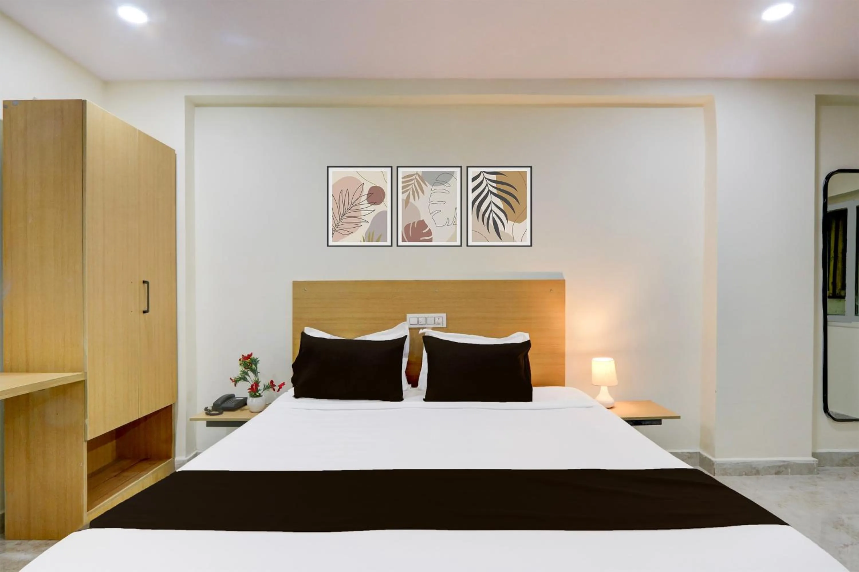 Bedroom in Super Townhouse Kukatpally Formerly SV Royal