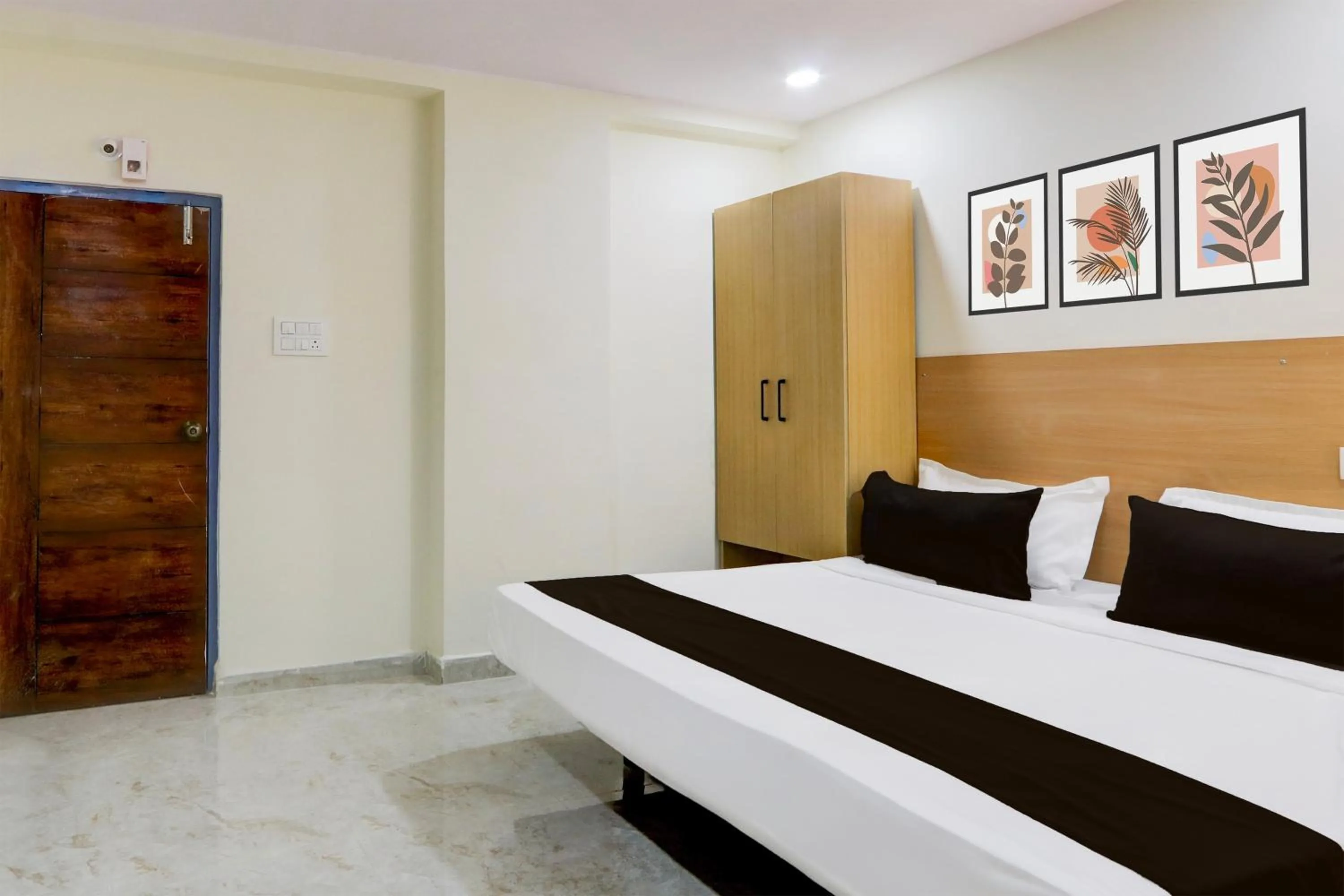 Bedroom in Super Townhouse Kukatpally Formerly SV Royal