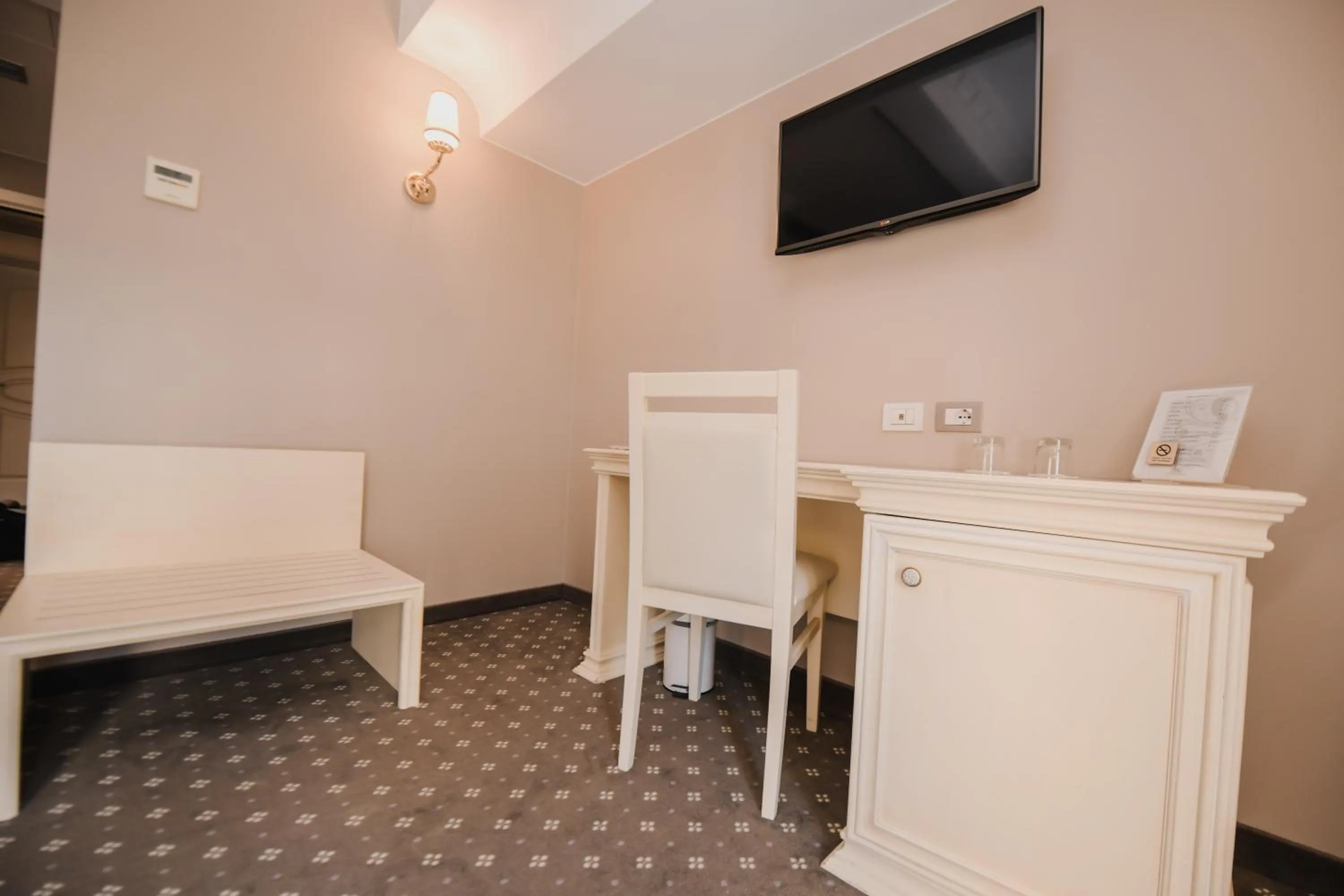 TV and multimedia, Bed in Lot Boutique Hotel by Hotels and Preference