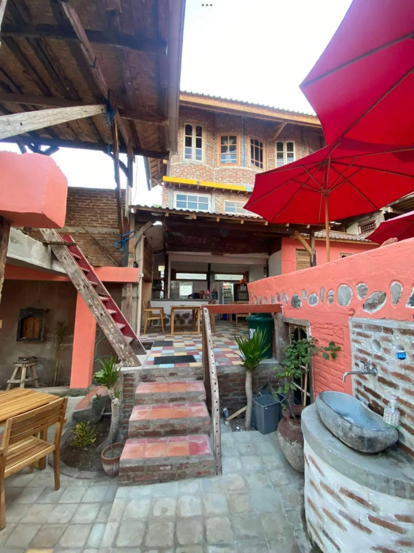 Restaurant/places to eat in Gili La Boheme