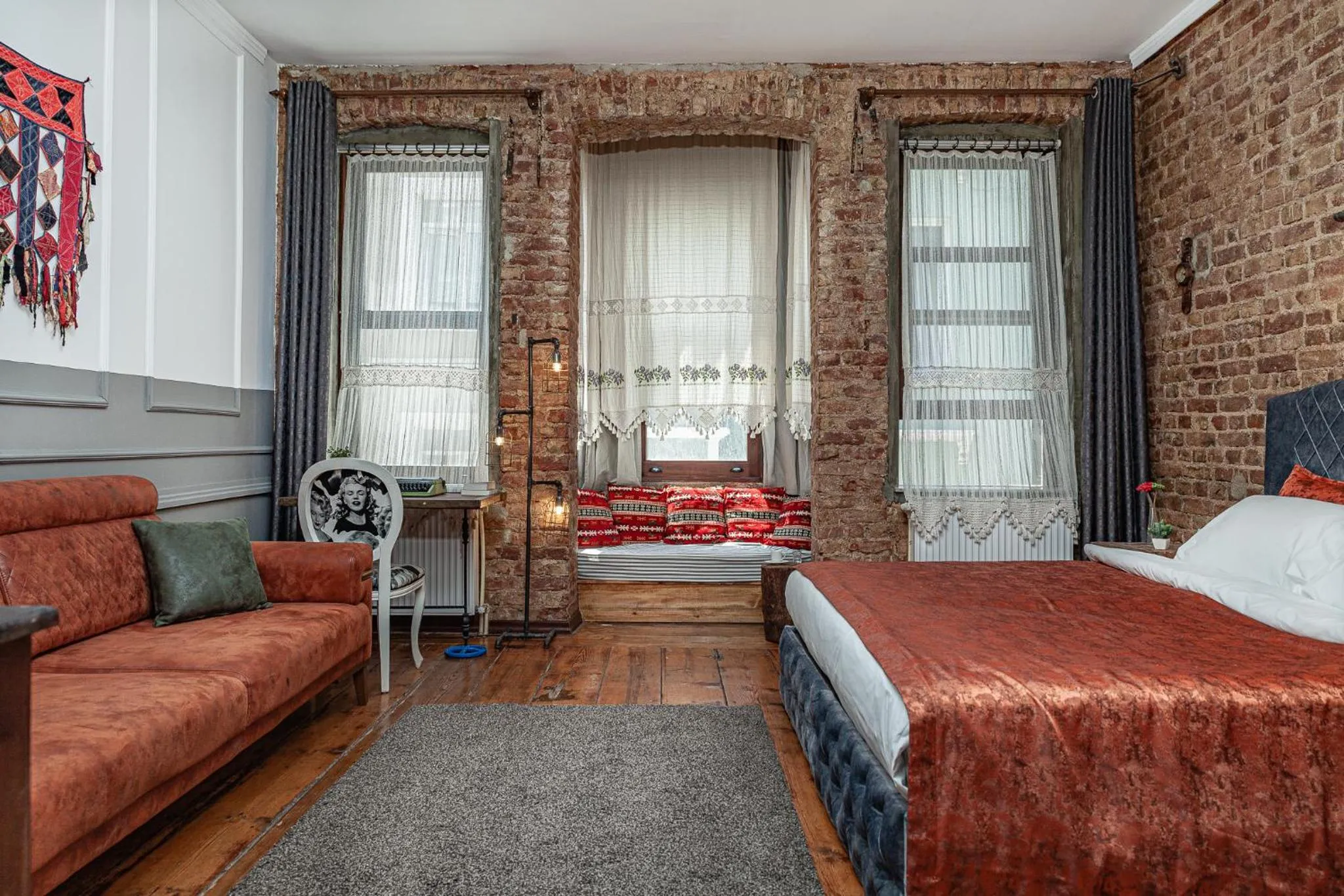 Bed in Historic Galata